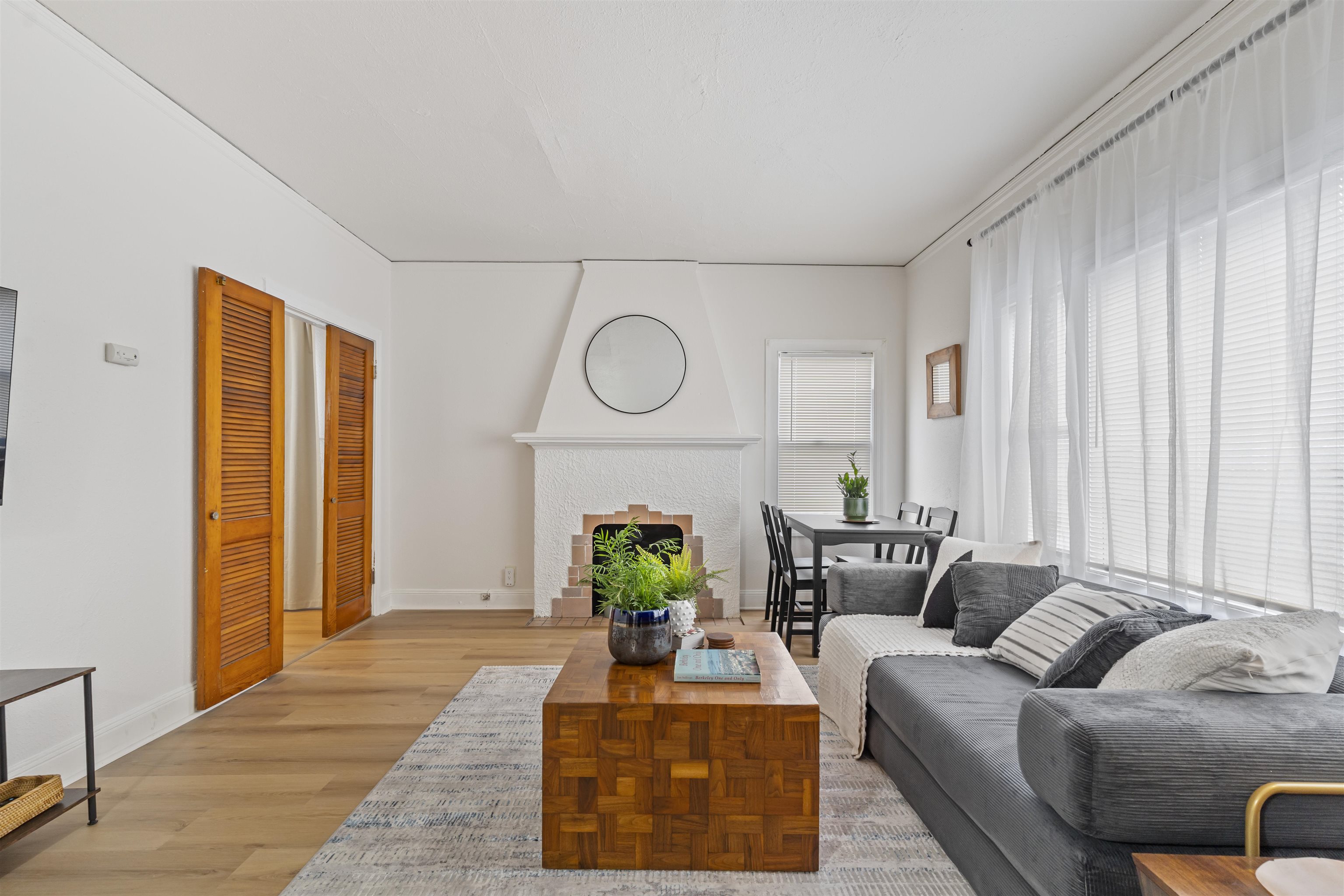 Detail Gallery Image 7 of 44 For 2238 7th, Berkeley,  CA 94710 - – Beds | – Baths