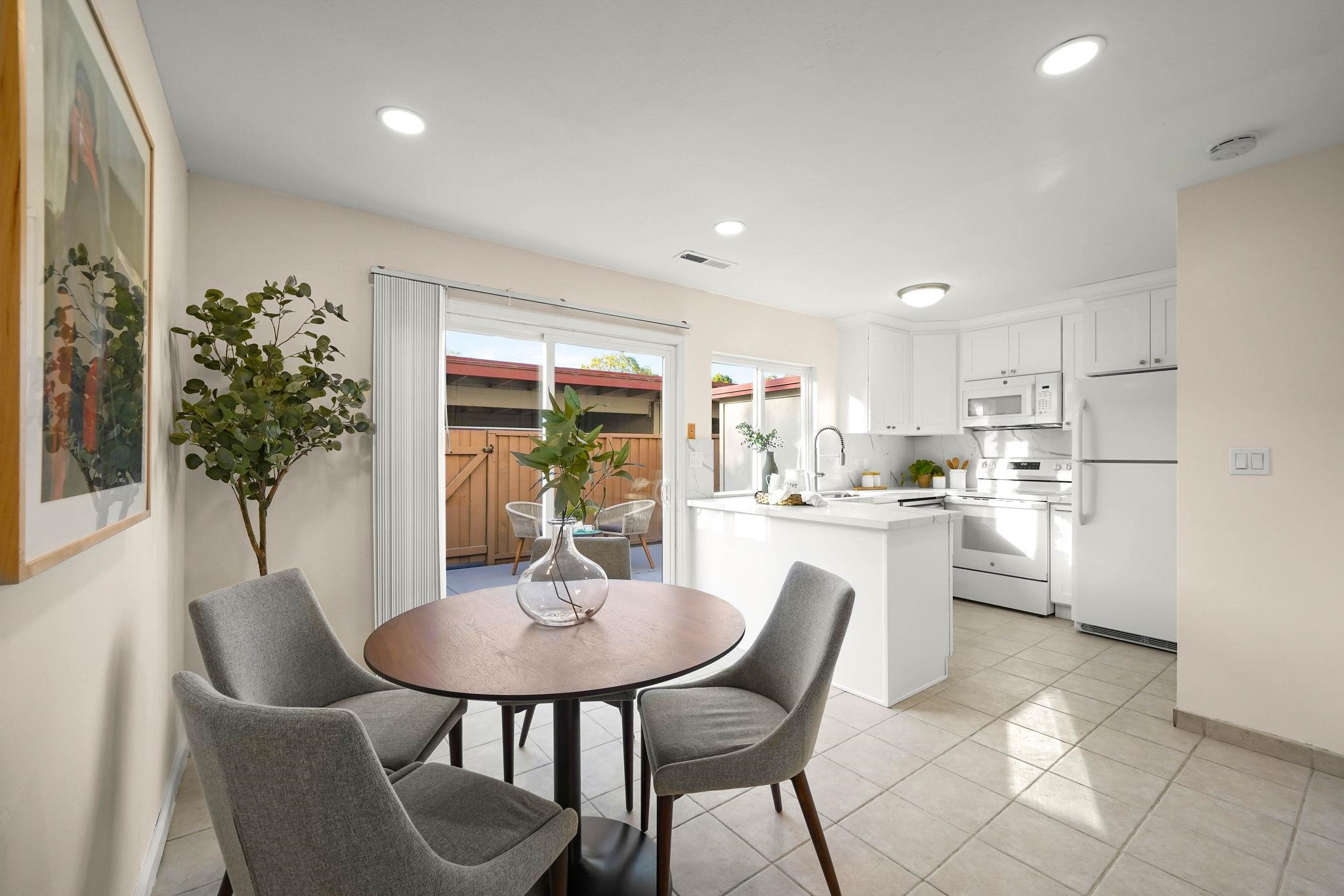 Detail Gallery Image 6 of 18 For 34132 Aberdeen Ter, Fremont,  CA 94555 - 2 Beds | 1/1 Baths