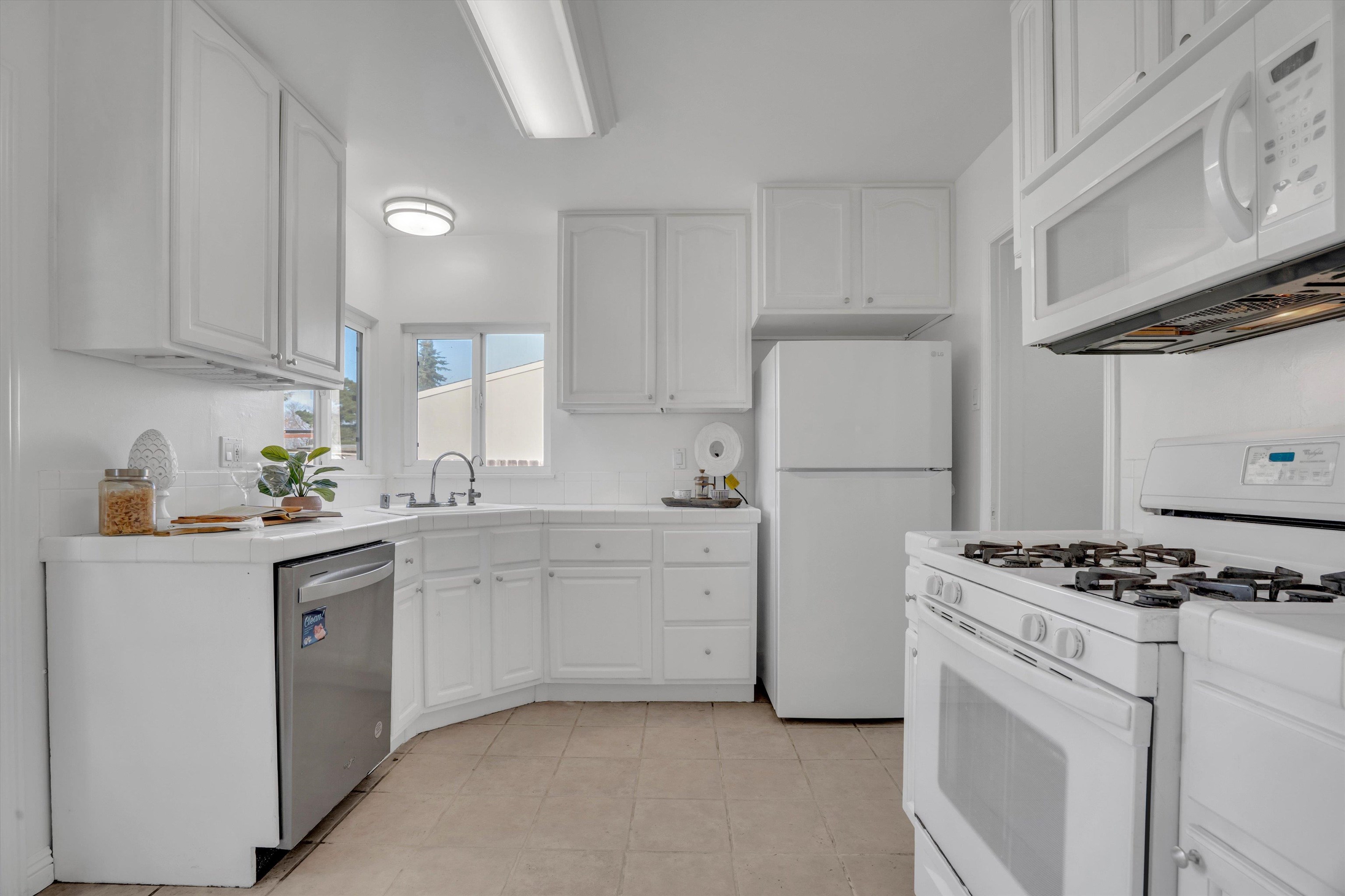 Detail Gallery Image 15 of 41 For 1024 Locust St, Livermore,  CA 94551 - 3 Beds | 1 Baths