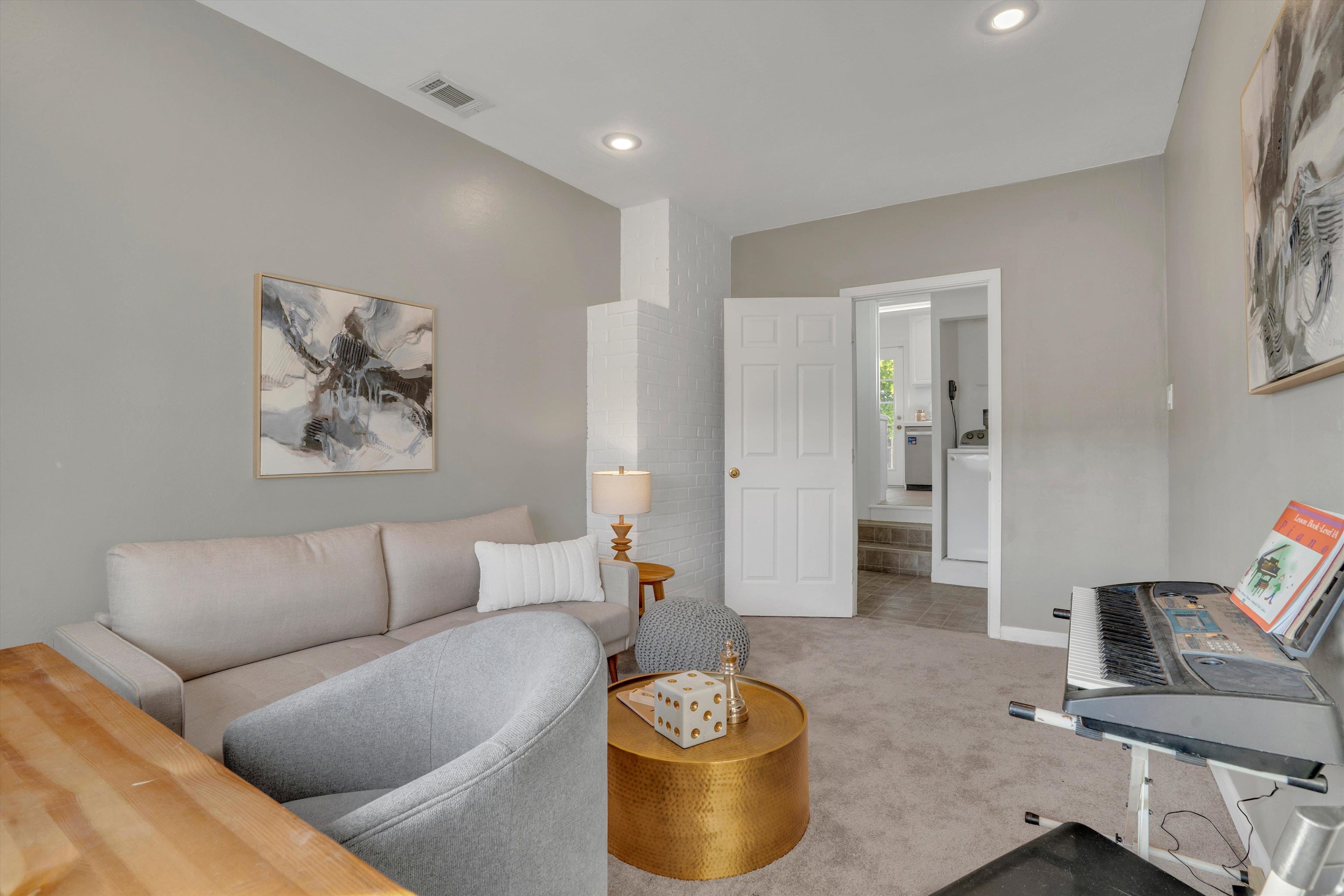 Detail Gallery Image 22 of 41 For 1024 Locust St, Livermore,  CA 94551 - 3 Beds | 1 Baths