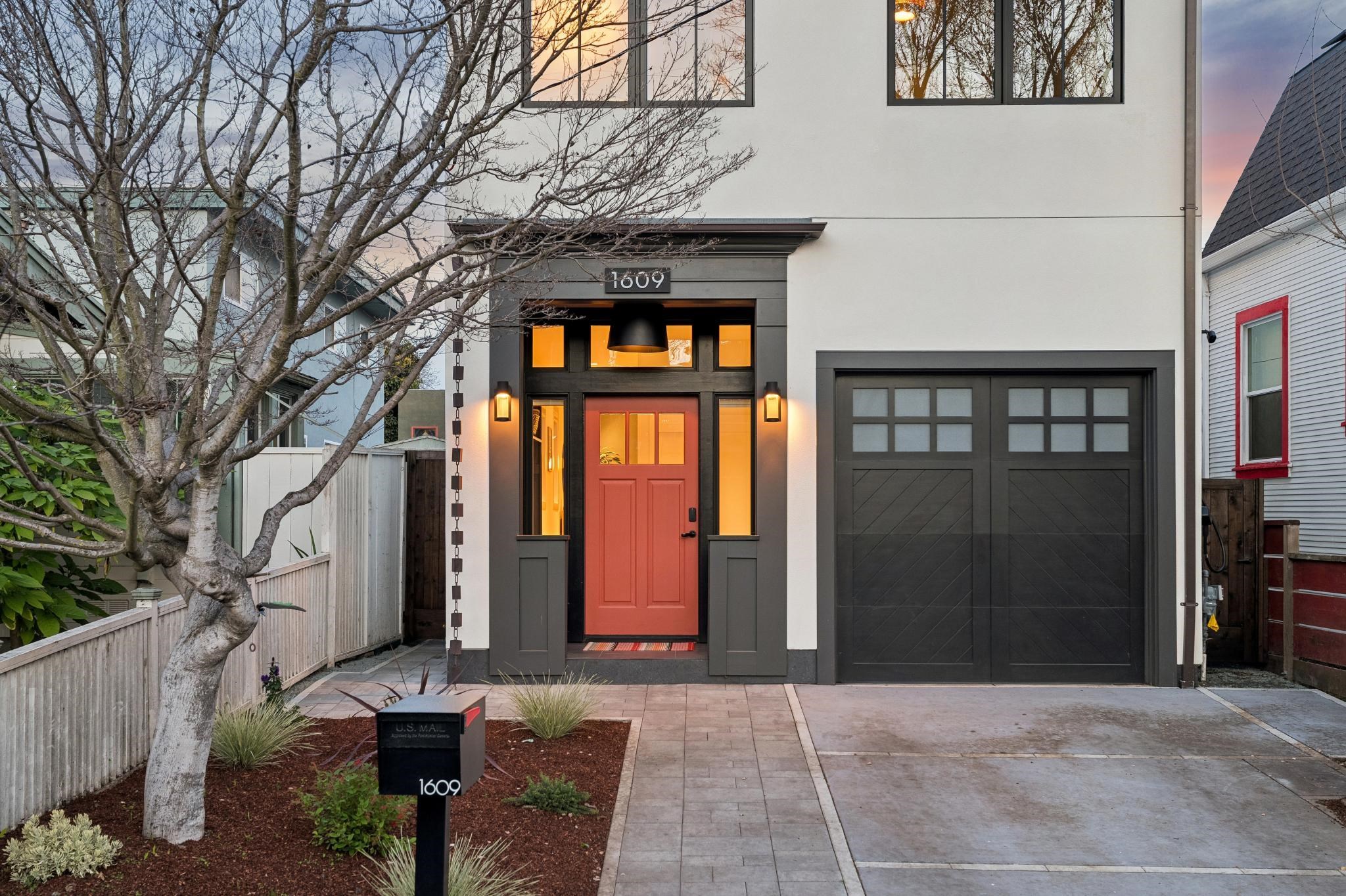 Detail Gallery Image 2 of 47 For 1609 Kains Ave, Berkeley,  CA 94702 - 3 Beds | 2/1 Baths