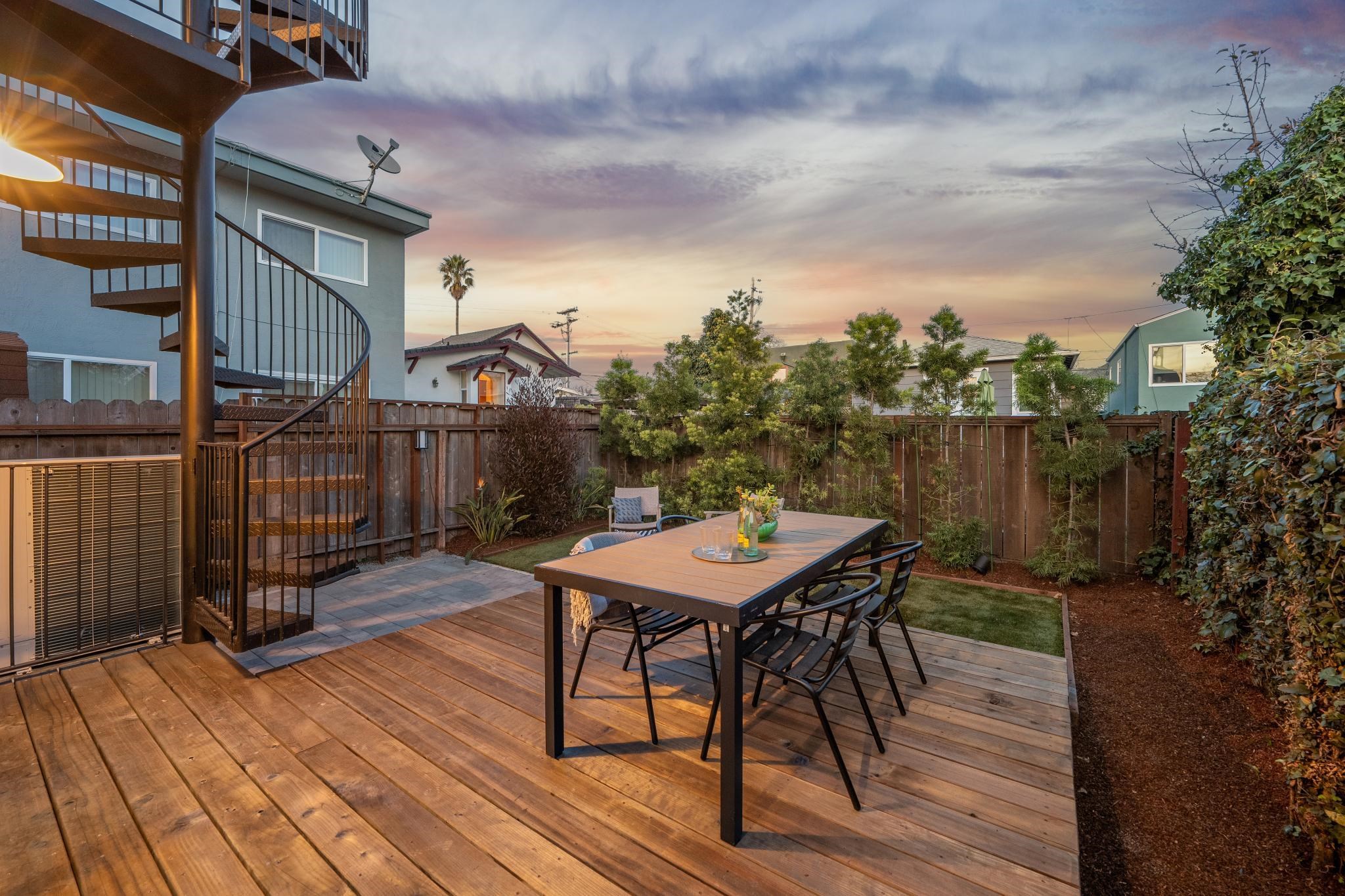 Detail Gallery Image 18 of 47 For 1609 Kains Ave, Berkeley,  CA 94702 - 3 Beds | 2/1 Baths