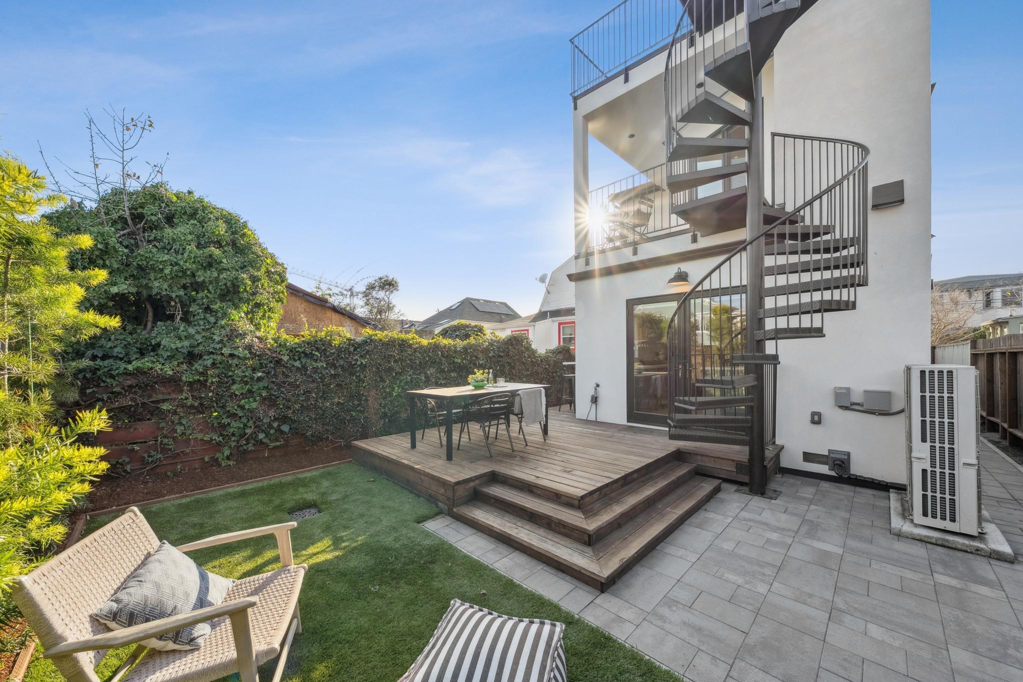 Detail Gallery Image 22 of 47 For 1609 Kains Ave, Berkeley,  CA 94702 - 3 Beds | 2/1 Baths