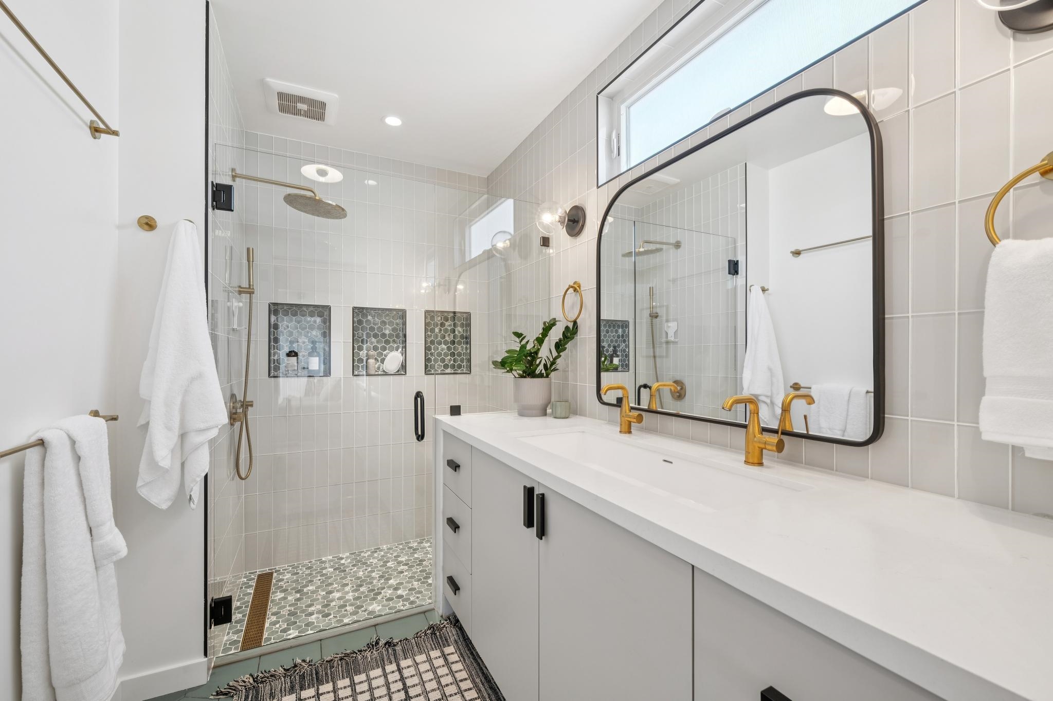Detail Gallery Image 30 of 47 For 1609 Kains Ave, Berkeley,  CA 94702 - 3 Beds | 2/1 Baths
