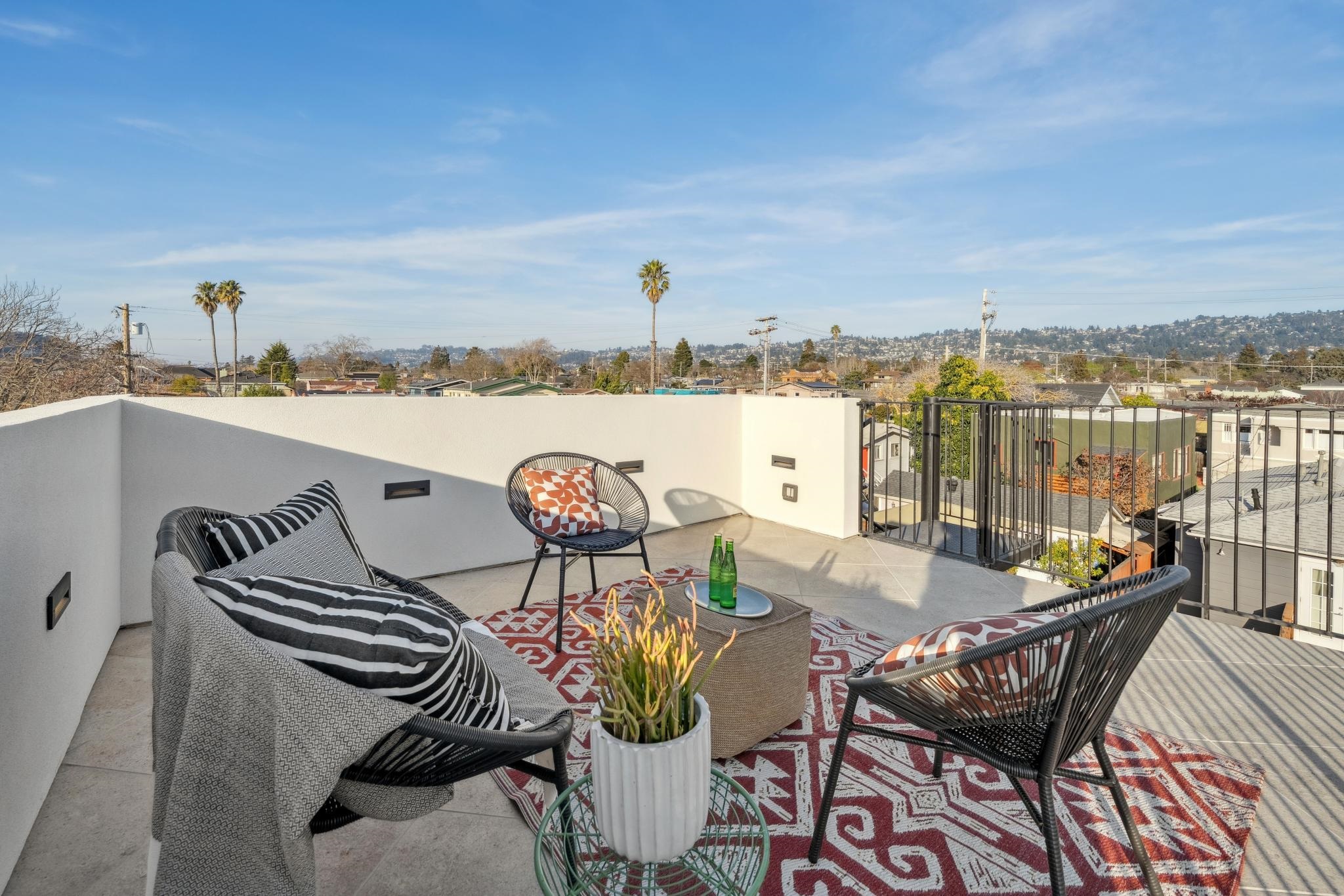 Detail Gallery Image 43 of 47 For 1609 Kains Ave, Berkeley,  CA 94702 - 3 Beds | 2/1 Baths