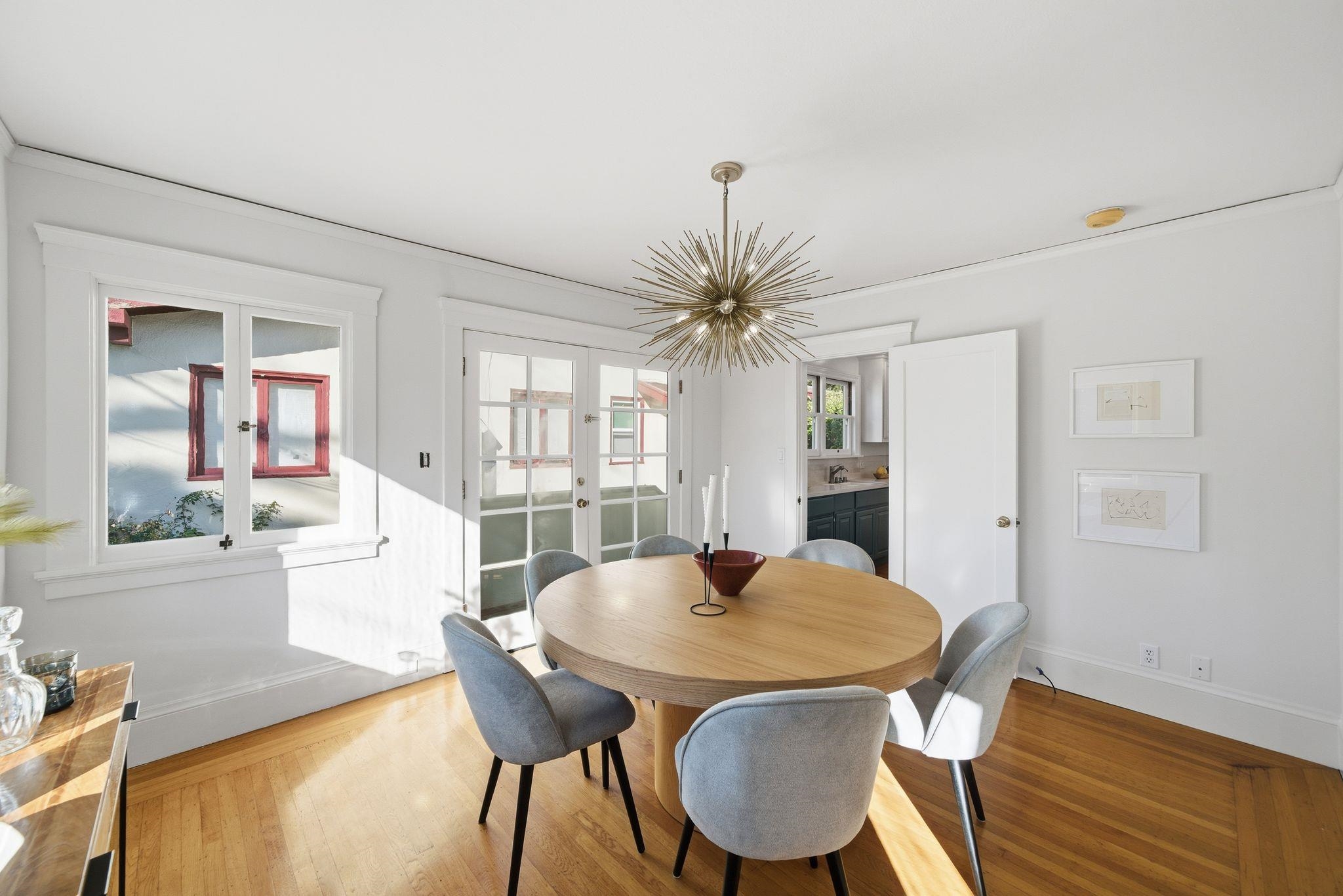 Detail Gallery Image 12 of 46 For 2401 Carleton Street, Berkeley,  CA 94704 - 3 Beds | 2/1 Baths