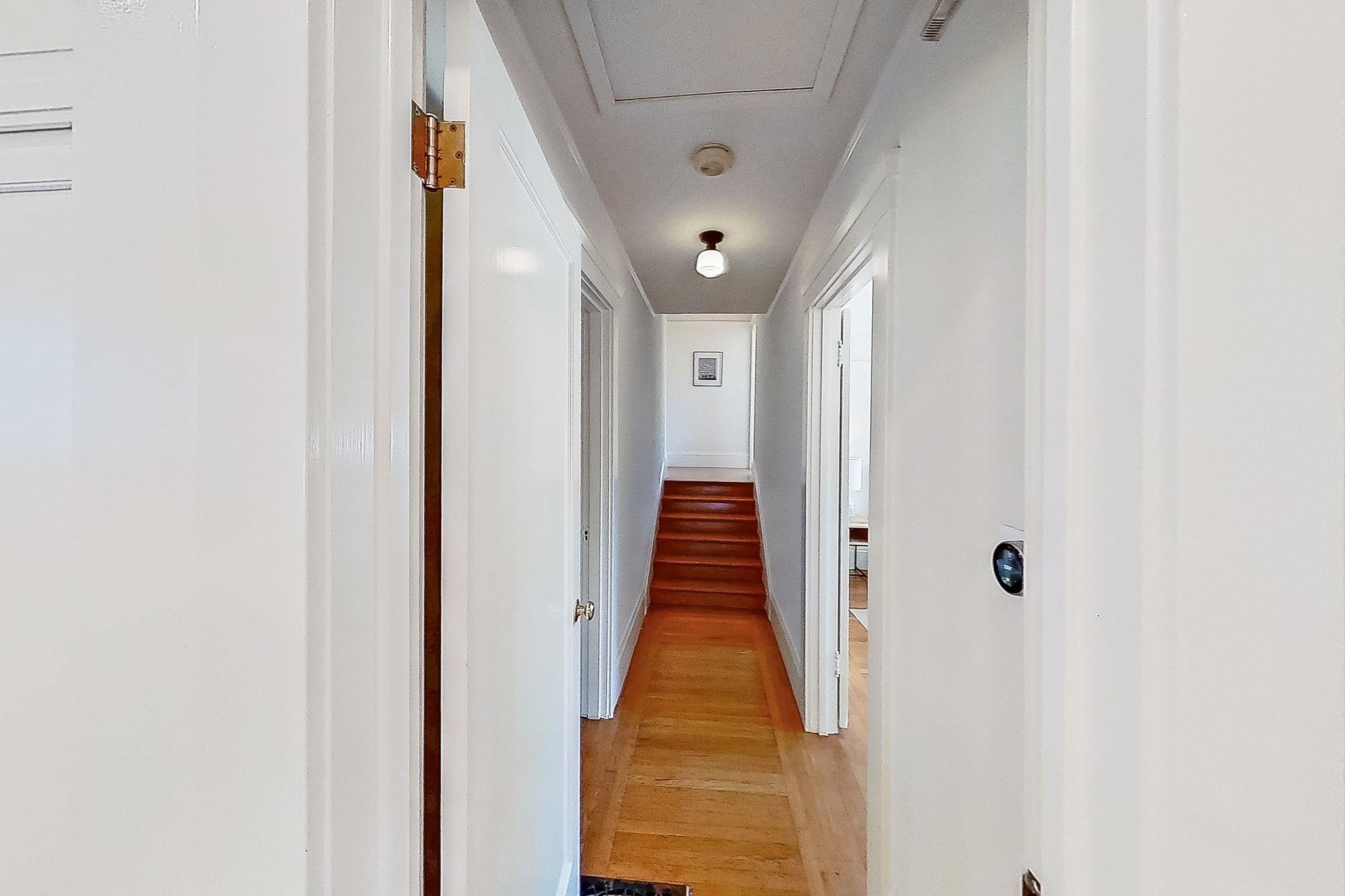 Detail Gallery Image 19 of 46 For 2401 Carleton Street, Berkeley,  CA 94704 - 3 Beds | 2/1 Baths