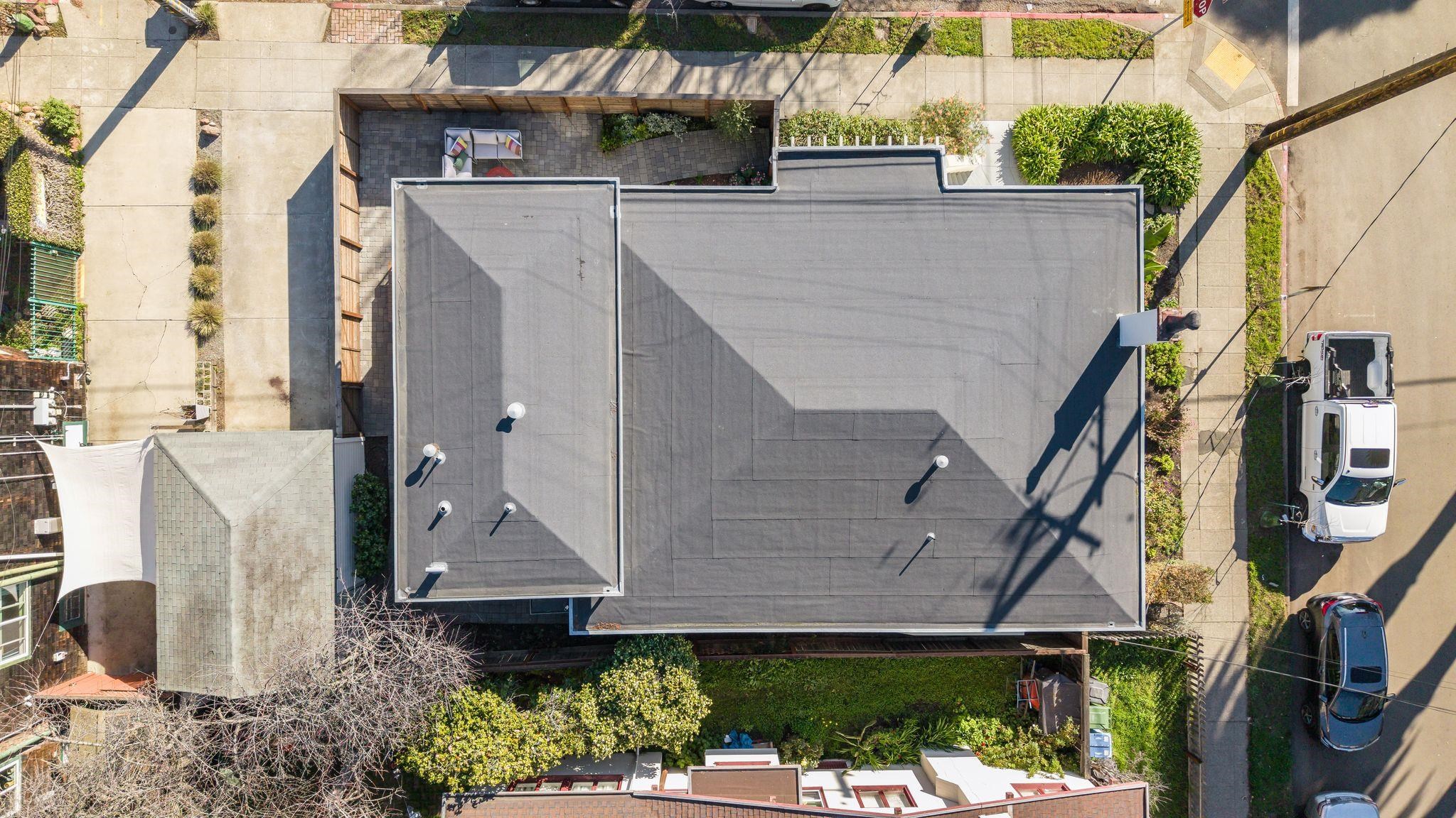 Detail Gallery Image 41 of 46 For 2401 Carleton Street, Berkeley,  CA 94704 - 3 Beds | 2/1 Baths