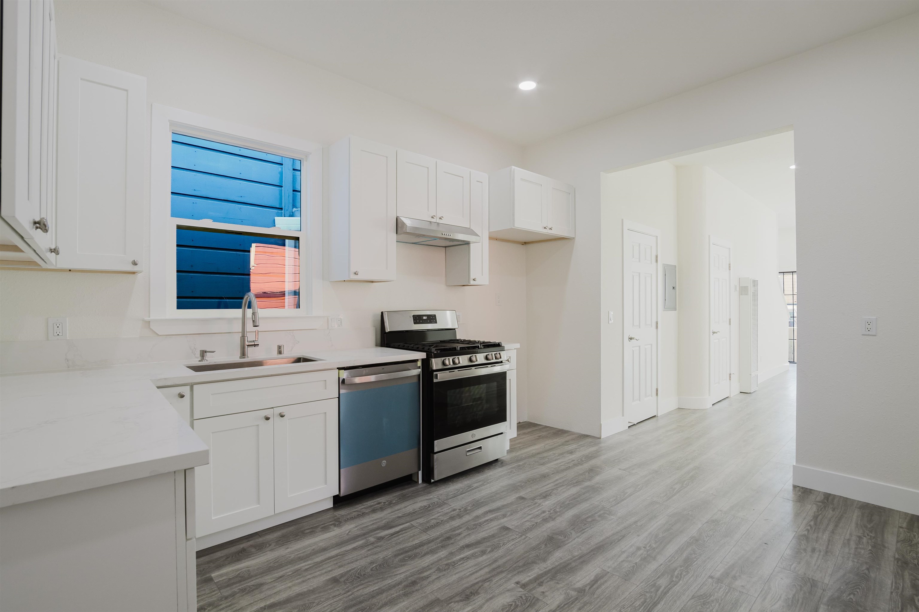 Detail Gallery Image 4 of 35 For 1778 8th St., Oakland,  CA 94607 - – Beds | – Baths