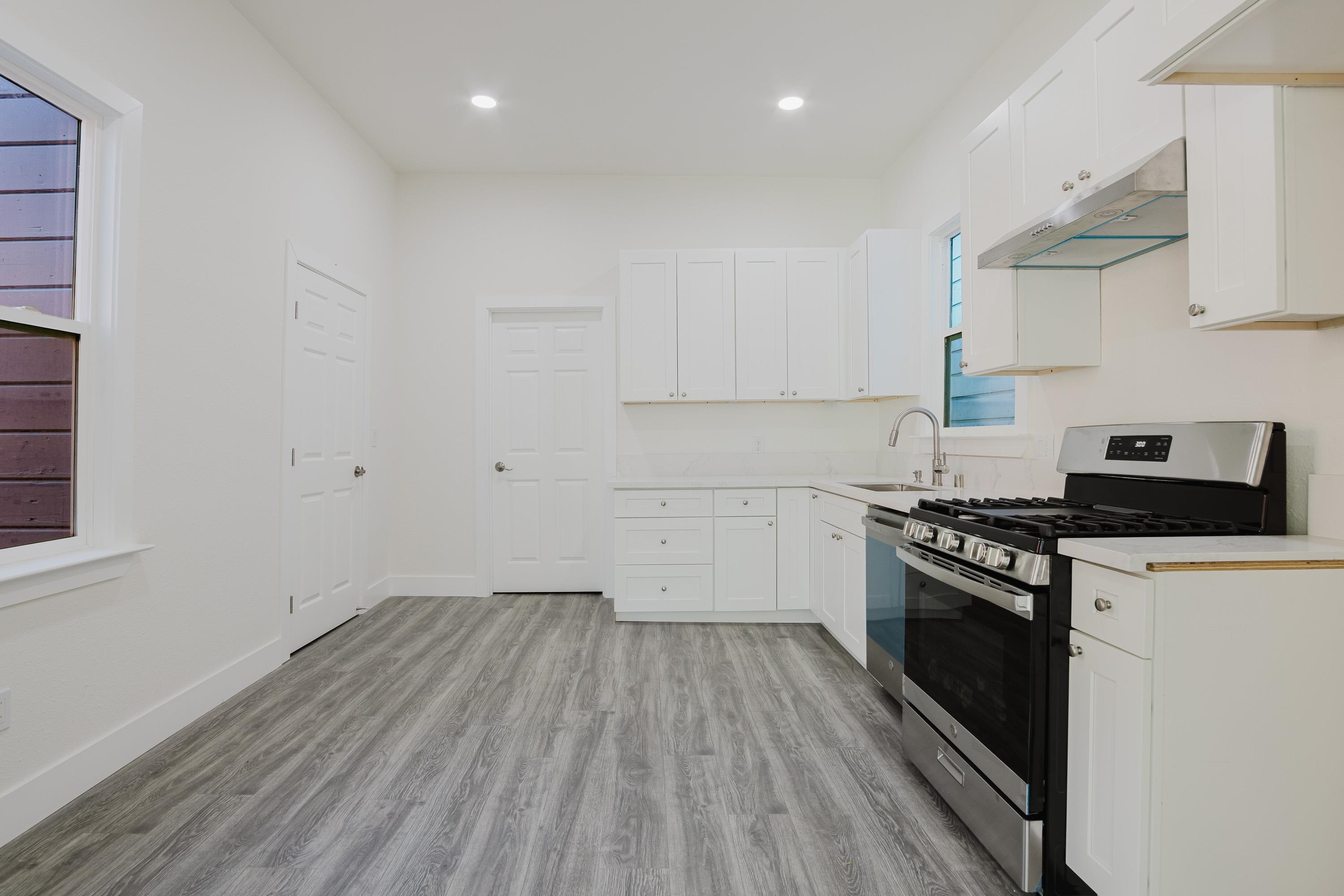 Detail Gallery Image 6 of 35 For 1778 8th St., Oakland,  CA 94607 - – Beds | – Baths