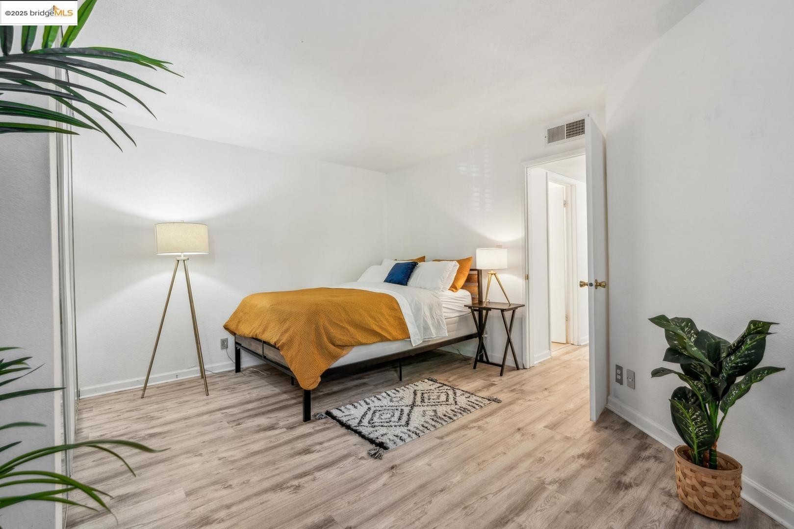 Photo #10: 41122256 Listing: Photo #10