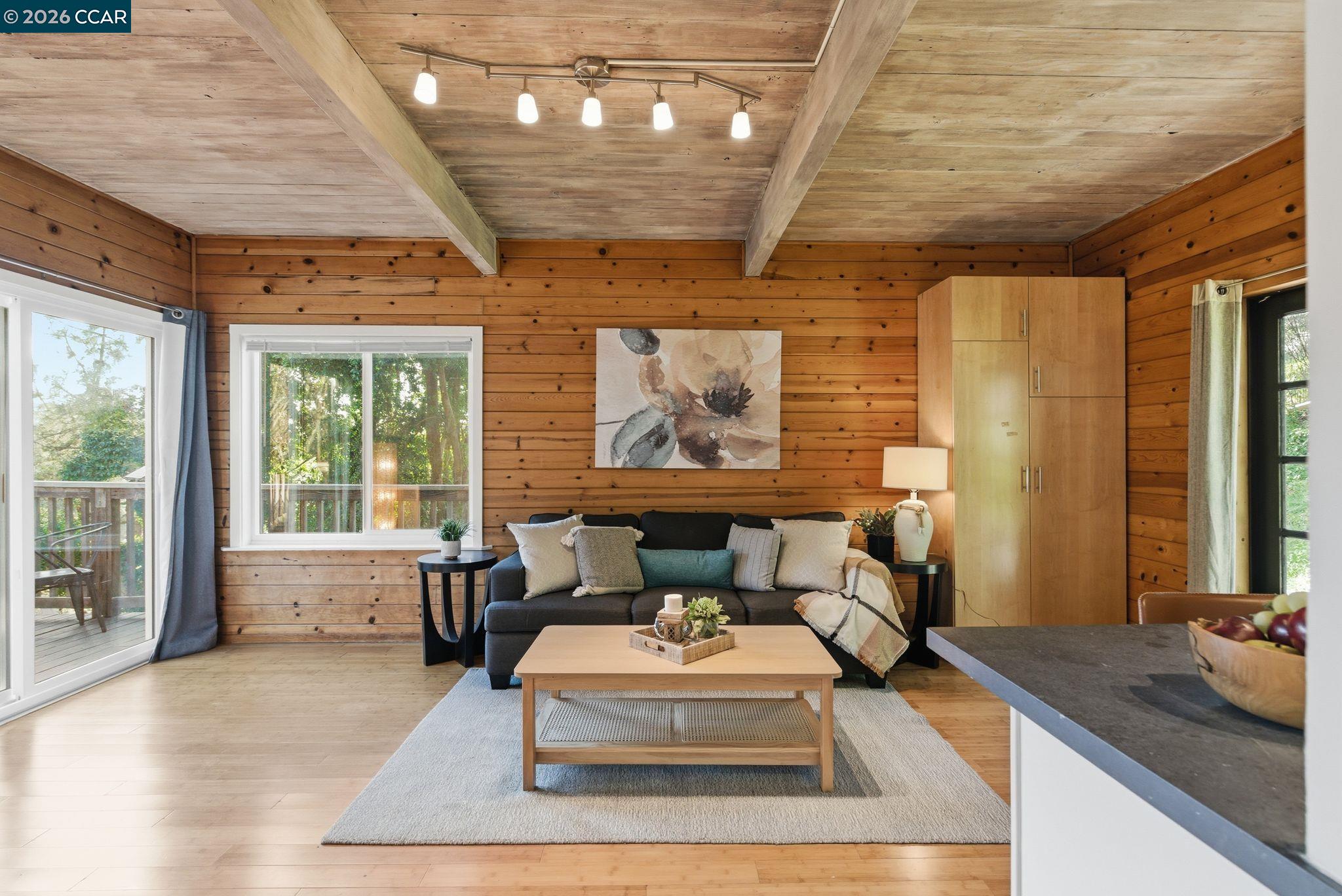 Detail Gallery Image 17 of 48 For 3382 Dwight Way, Berkeley,  CA 94704 - 1 Beds | 1/1 Baths