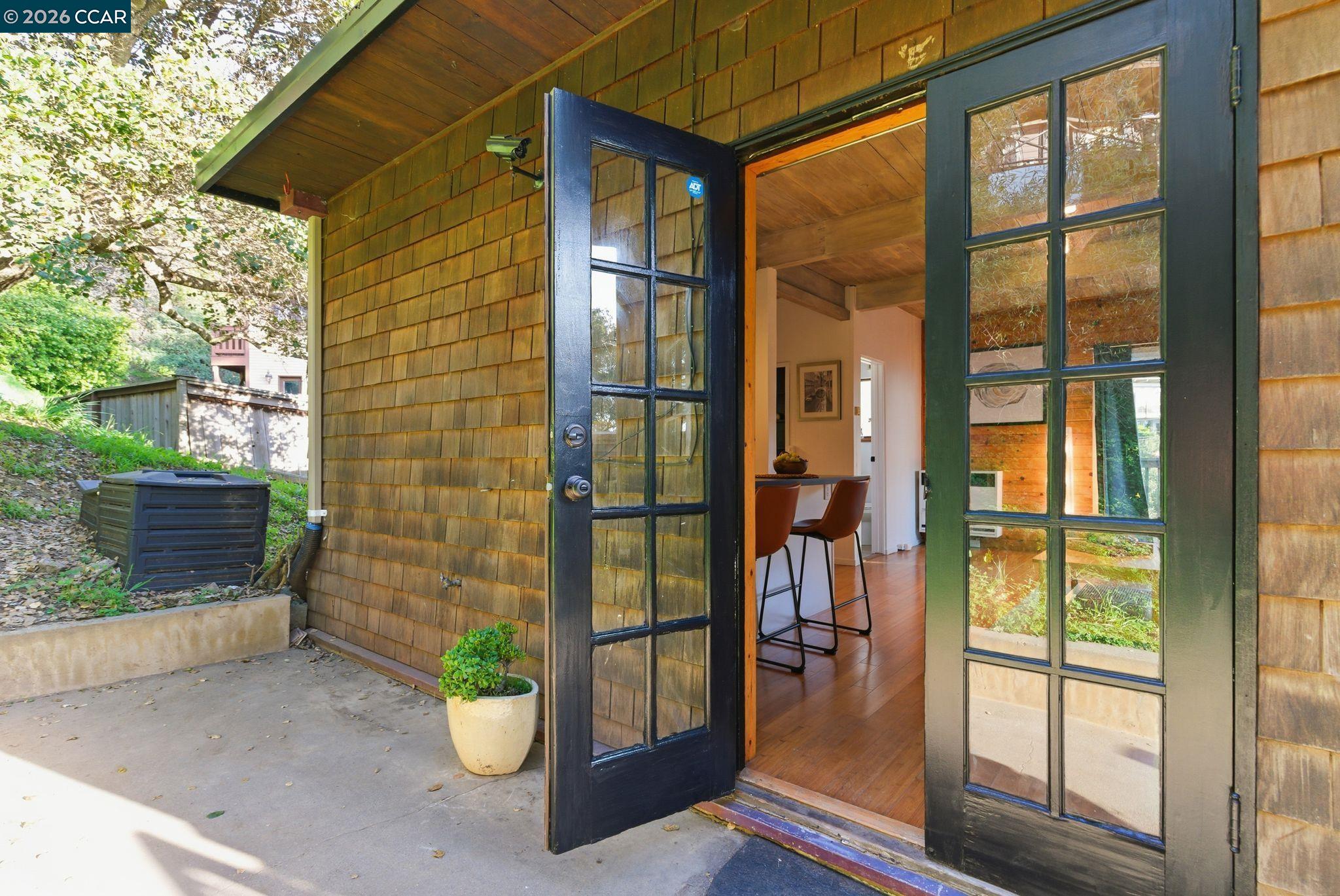 Detail Gallery Image 26 of 48 For 3382 Dwight Way, Berkeley,  CA 94704 - 1 Beds | 1/1 Baths