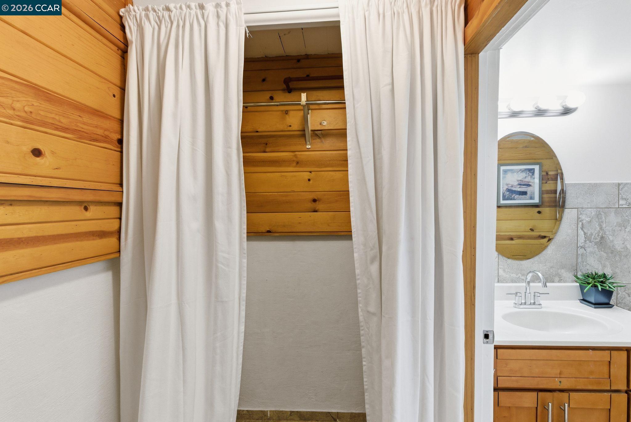 Detail Gallery Image 43 of 48 For 3382 Dwight Way, Berkeley,  CA 94704 - 1 Beds | 1/1 Baths