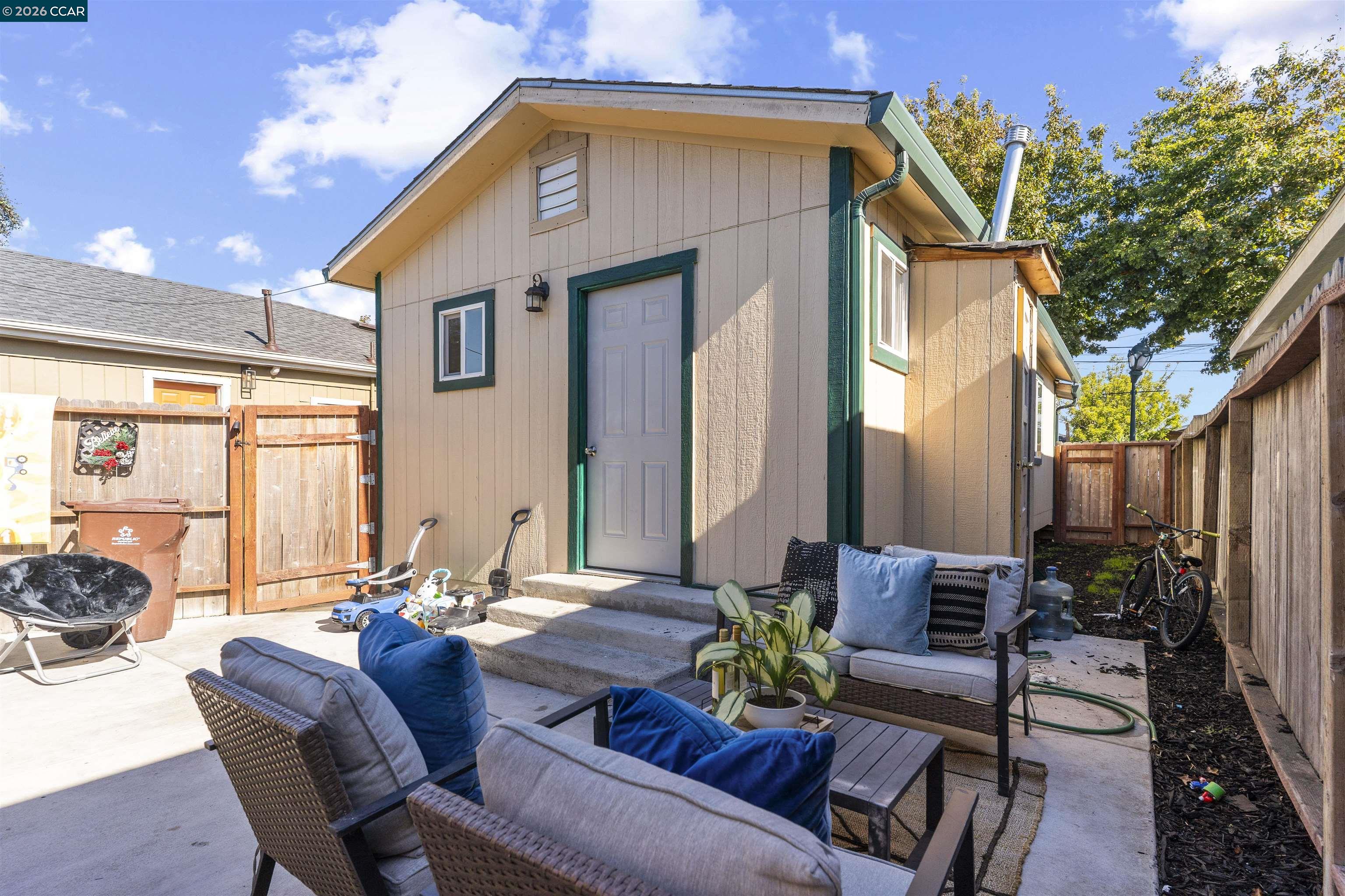 Detail Gallery Image 8 of 30 For 1319 Kelsey Street, Richmond,  CA 94801 - 2 Beds | 1 Baths