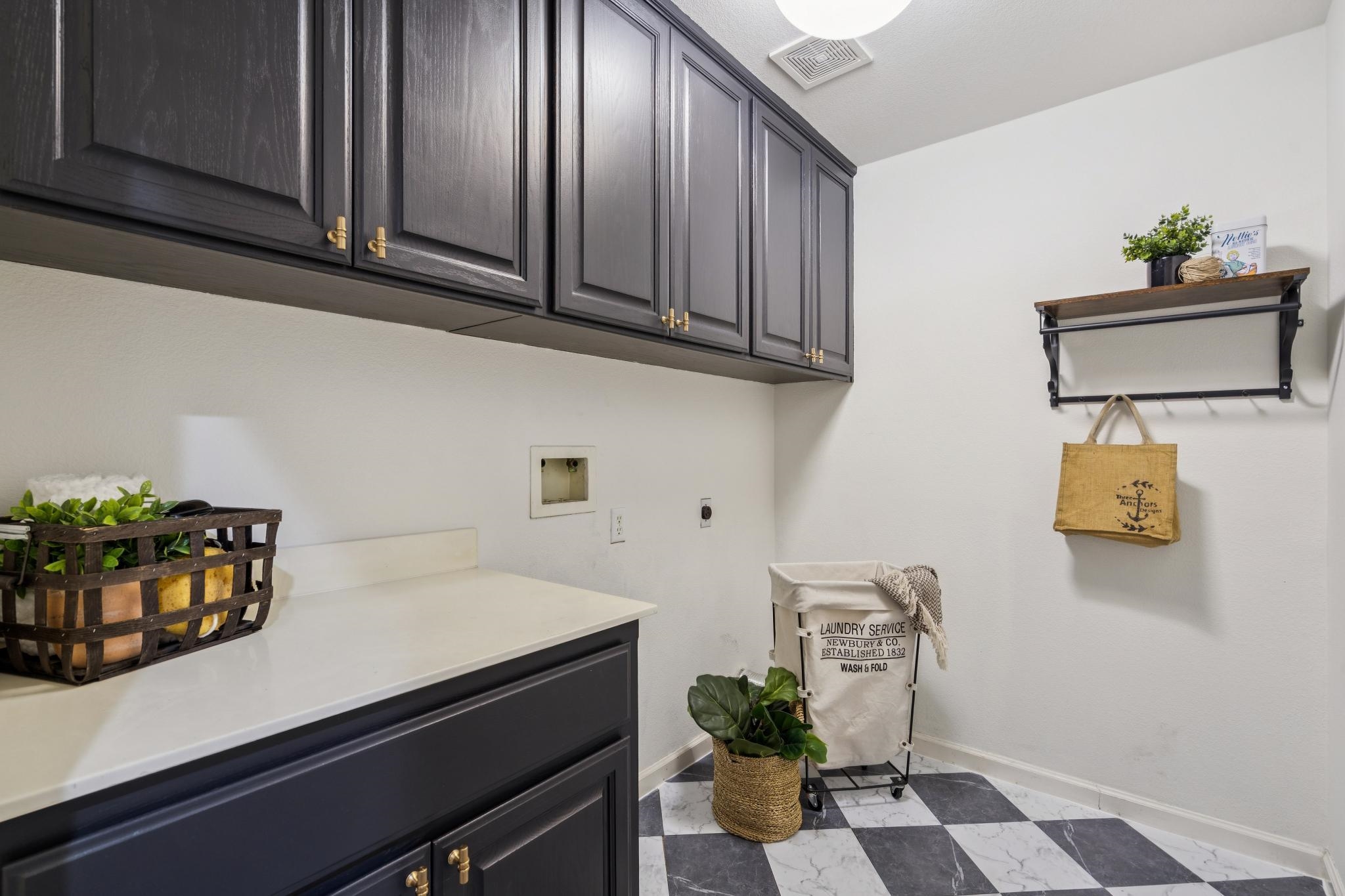 Detail Gallery Image 43 of 52 For 334 Squirrel Ridge Way, Danville,  CA 94506 - 5 Beds | 3 Baths