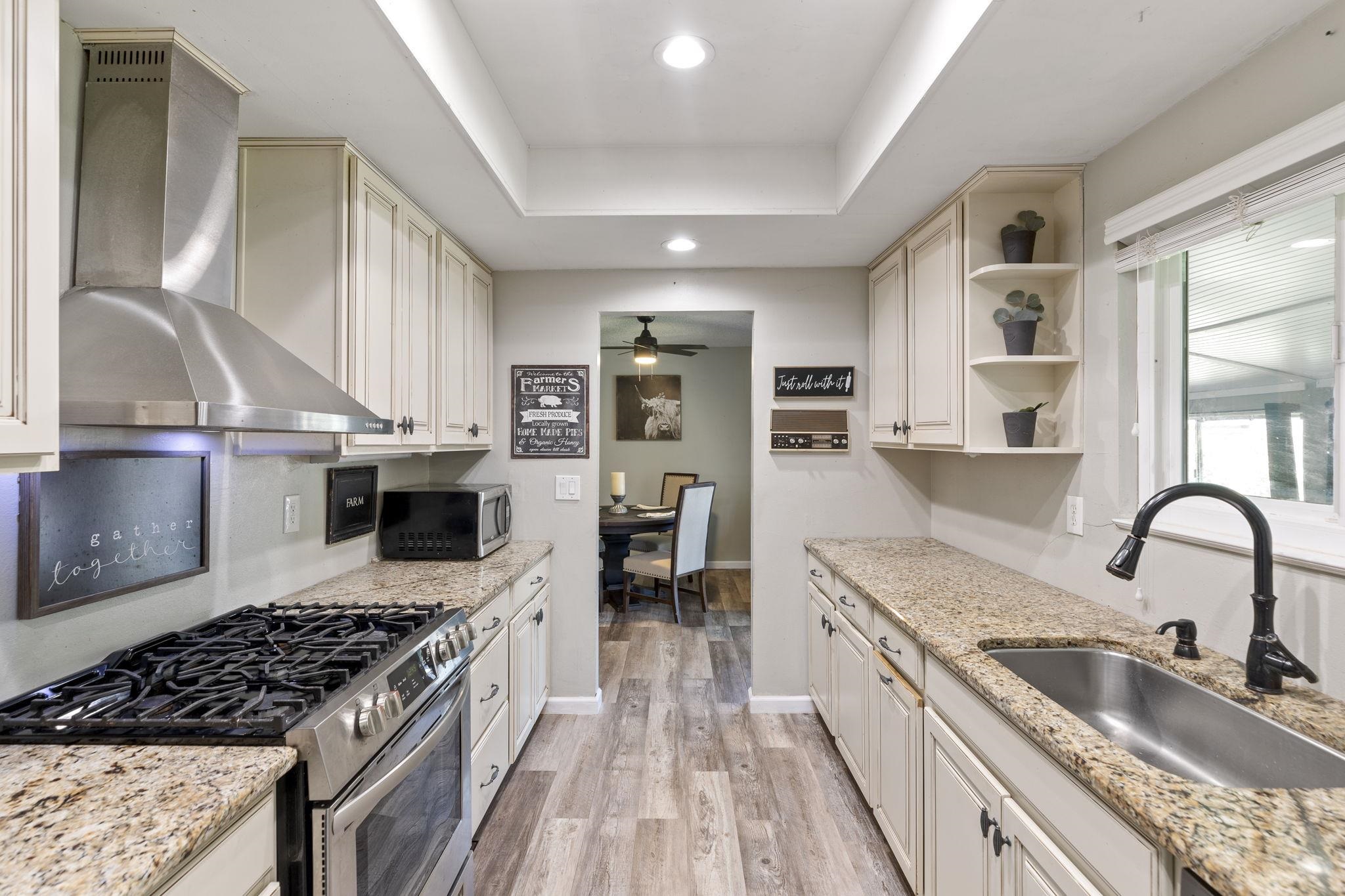 Detail Gallery Image 7 of 38 For 25820 S Macarthur Dr, Tracy,  CA 95376 - 3 Beds | 2/1 Baths