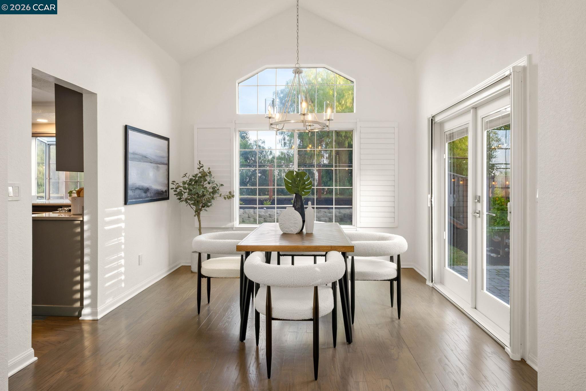 Detail Gallery Image 11 of 51 For 1304 Fountain Springs Cir, Danville,  CA 94526 - 4 Beds | 3 Baths