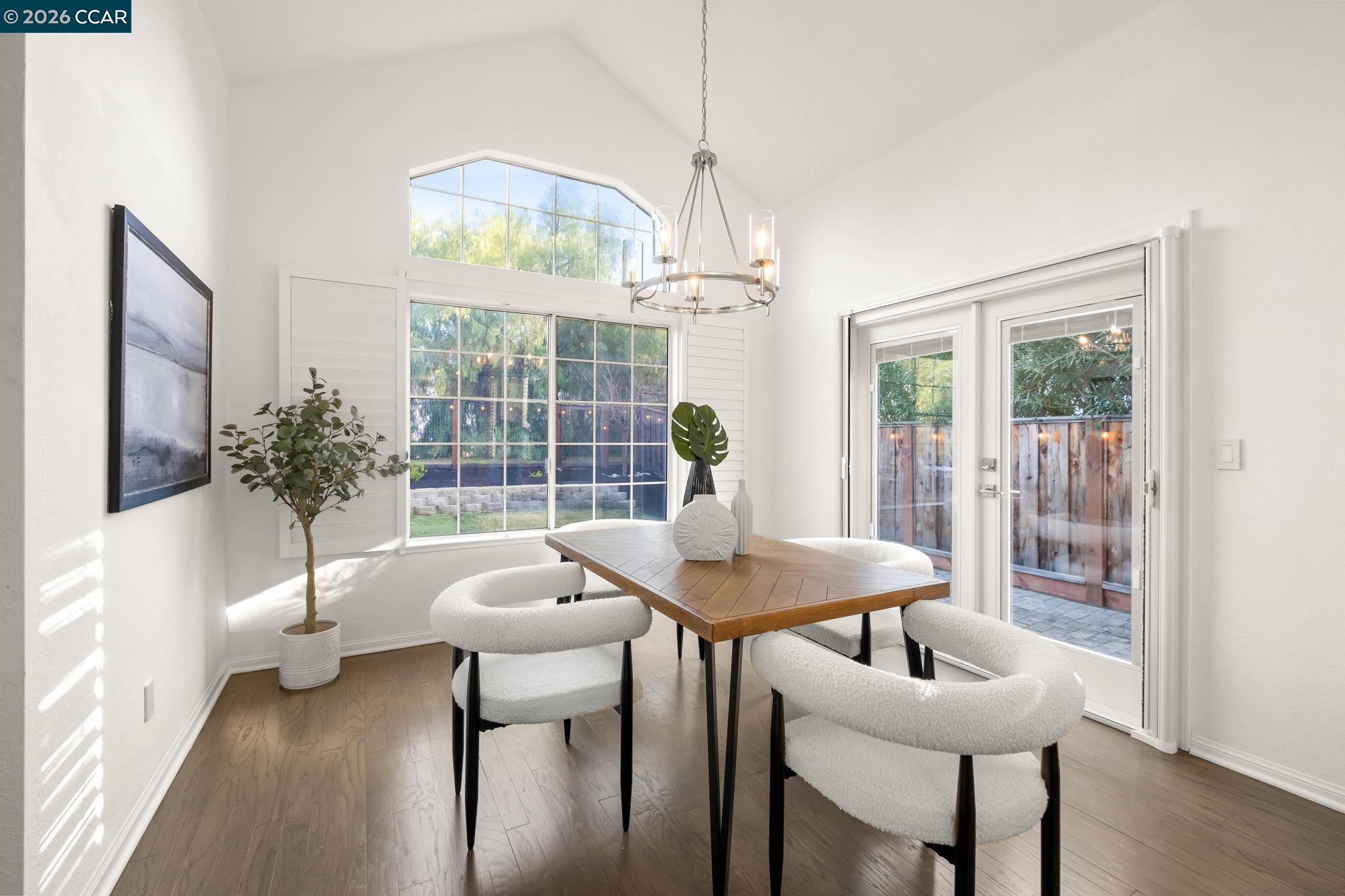 Detail Gallery Image 12 of 51 For 1304 Fountain Springs Cir, Danville,  CA 94526 - 4 Beds | 3 Baths