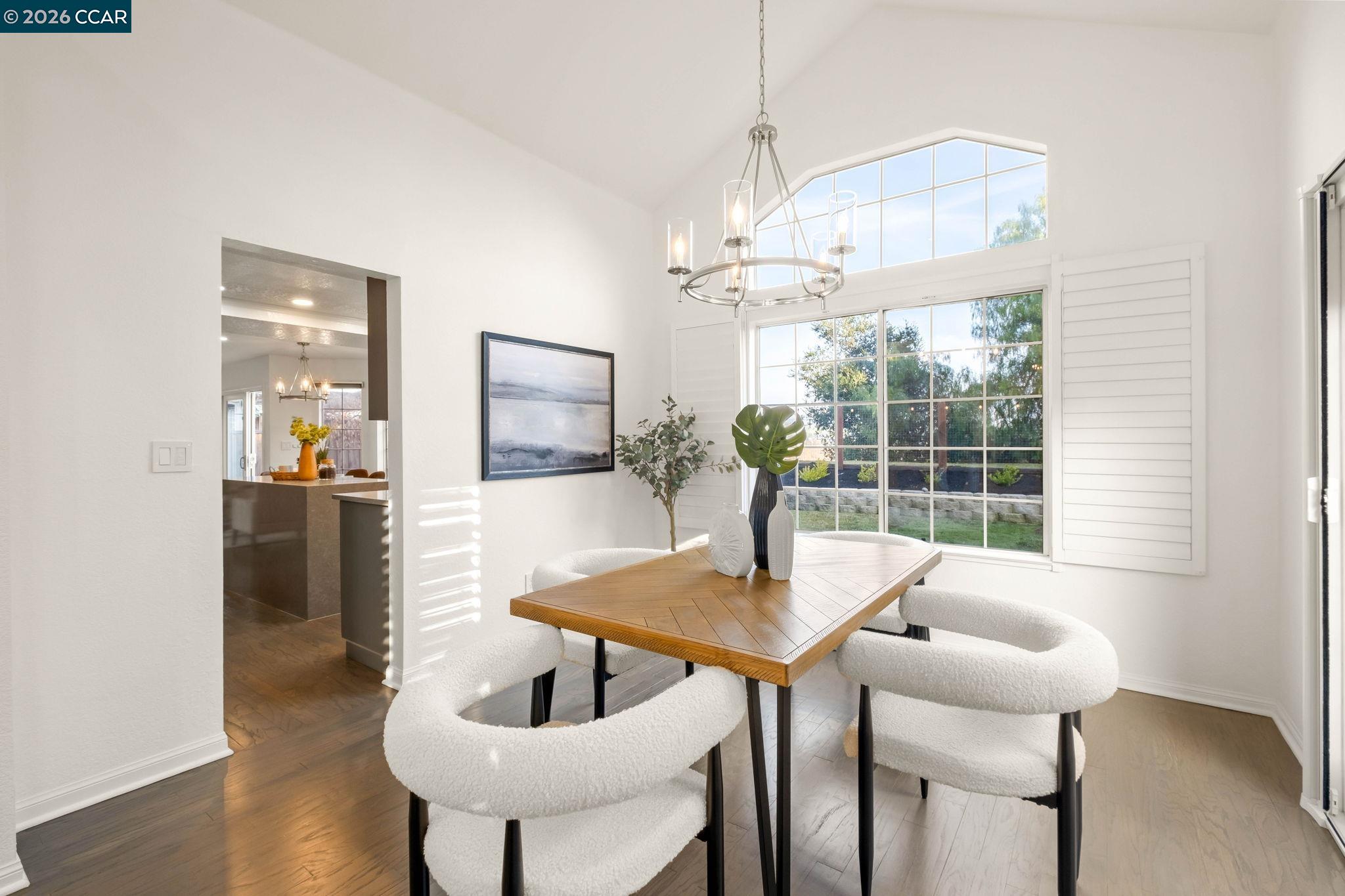 Detail Gallery Image 13 of 51 For 1304 Fountain Springs Cir, Danville,  CA 94526 - 4 Beds | 3 Baths