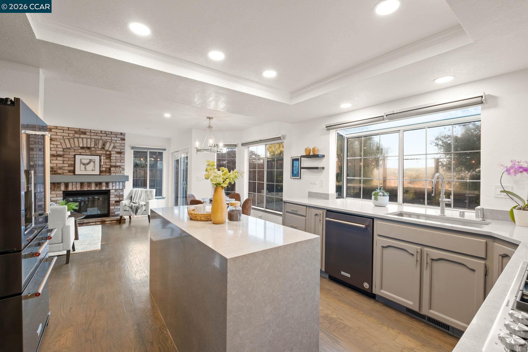 Detail Gallery Image 14 of 51 For 1304 Fountain Springs Cir, Danville,  CA 94526 - 4 Beds | 3 Baths