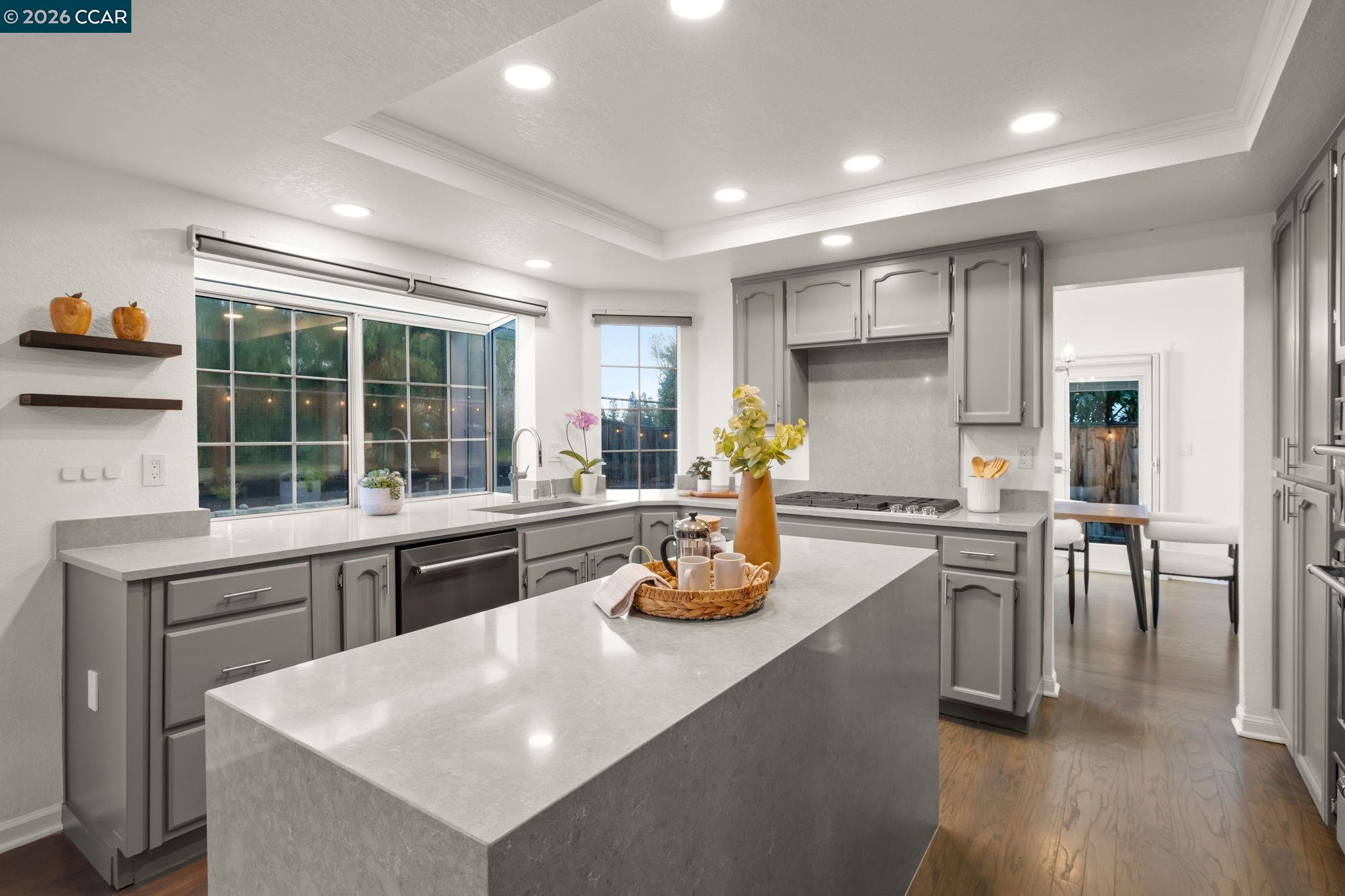 Detail Gallery Image 15 of 51 For 1304 Fountain Springs Cir, Danville,  CA 94526 - 4 Beds | 3 Baths