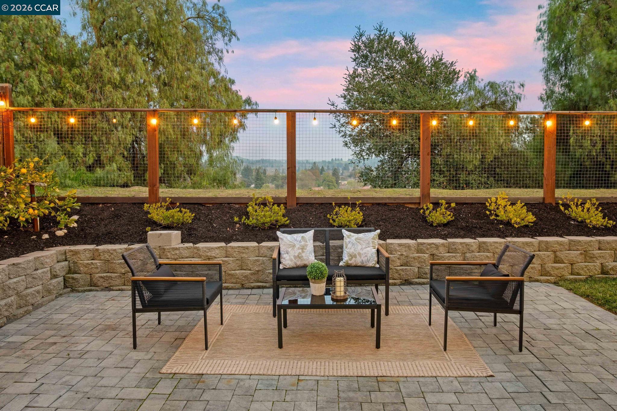 Detail Gallery Image 38 of 51 For 1304 Fountain Springs Cir, Danville,  CA 94526 - 4 Beds | 3 Baths