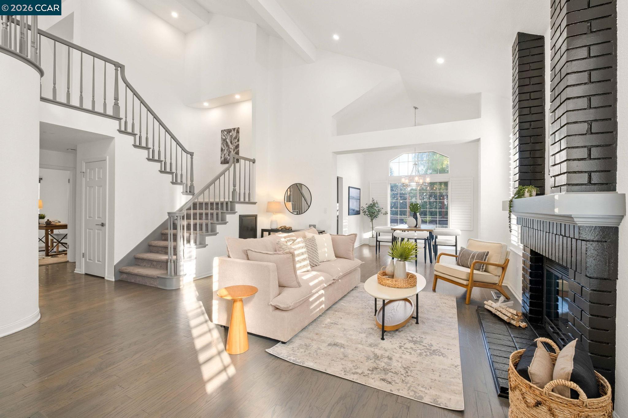 Detail Gallery Image 7 of 51 For 1304 Fountain Springs Cir, Danville,  CA 94526 - 4 Beds | 3 Baths