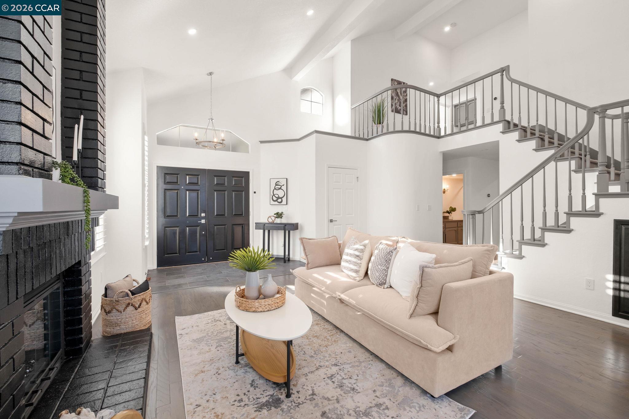 Detail Gallery Image 10 of 51 For 1304 Fountain Springs Cir, Danville,  CA 94526 - 4 Beds | 3 Baths