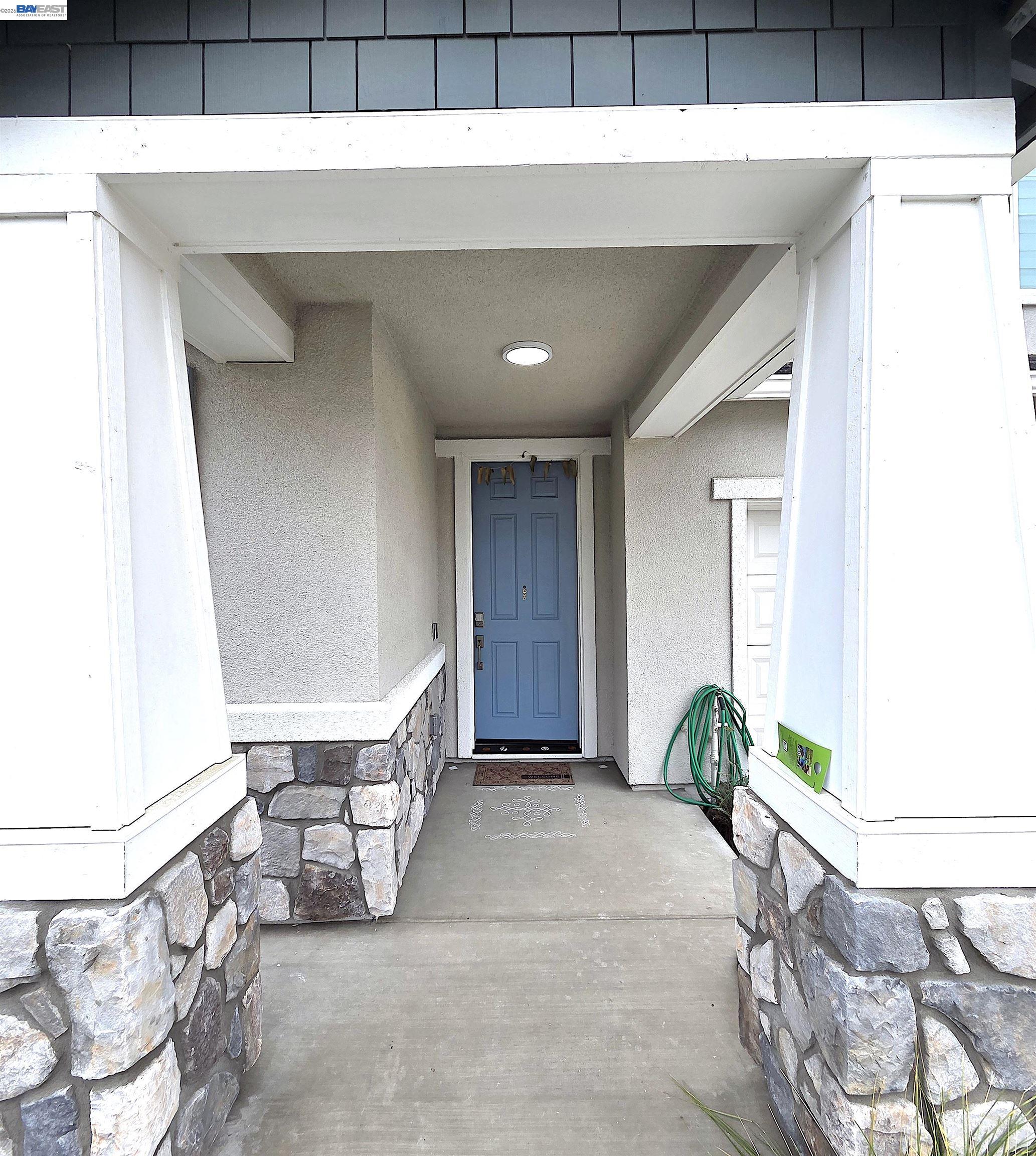 Detail Gallery Image 2 of 39 For 5390 Shenandoah Valley Ln, Antioch,  CA 94531 - 4 Beds | 3 Baths