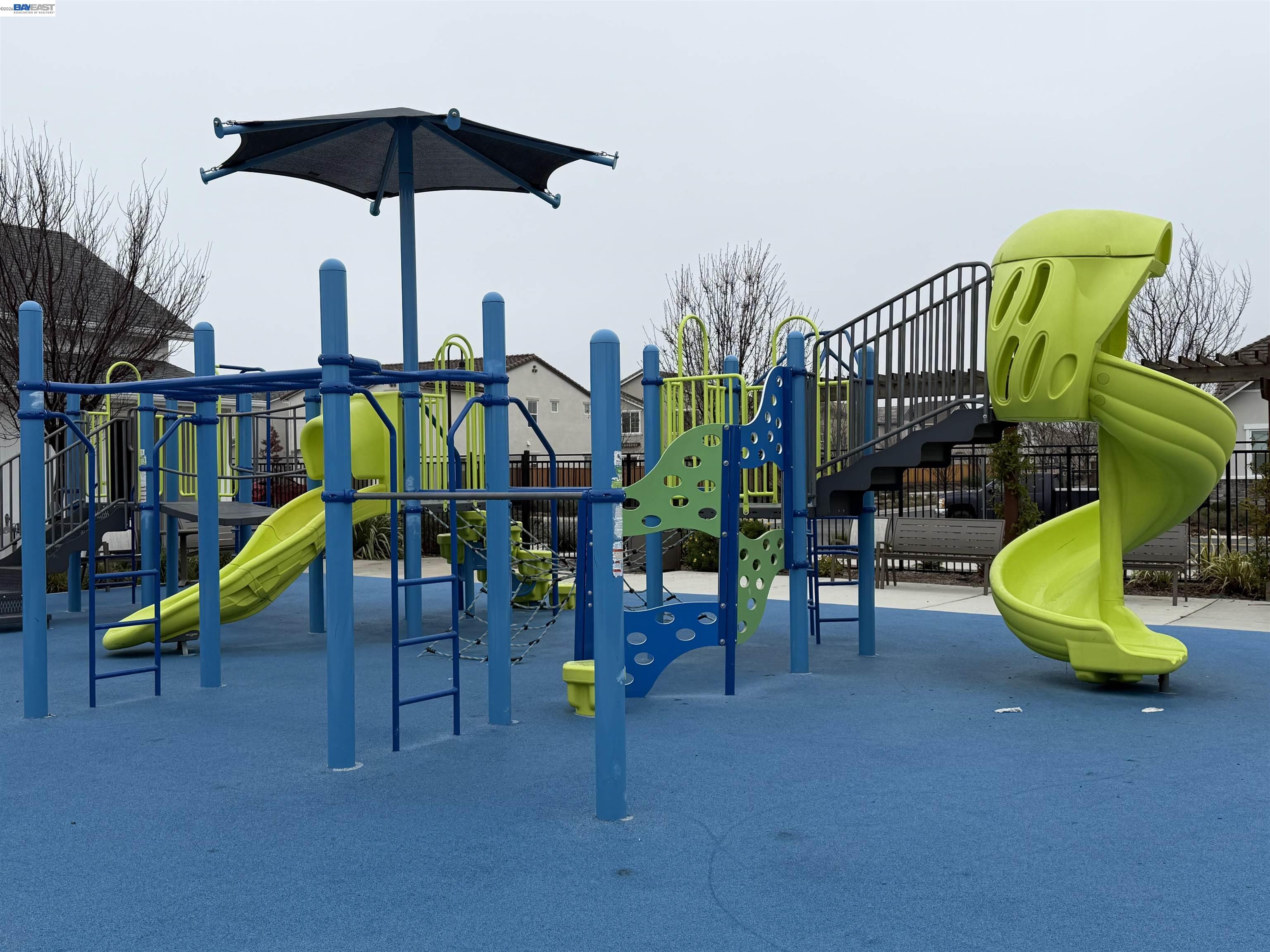 Detail Gallery Image 28 of 39 For 5390 Shenandoah Valley Ln, Antioch,  CA 94531 - 4 Beds | 3 Baths