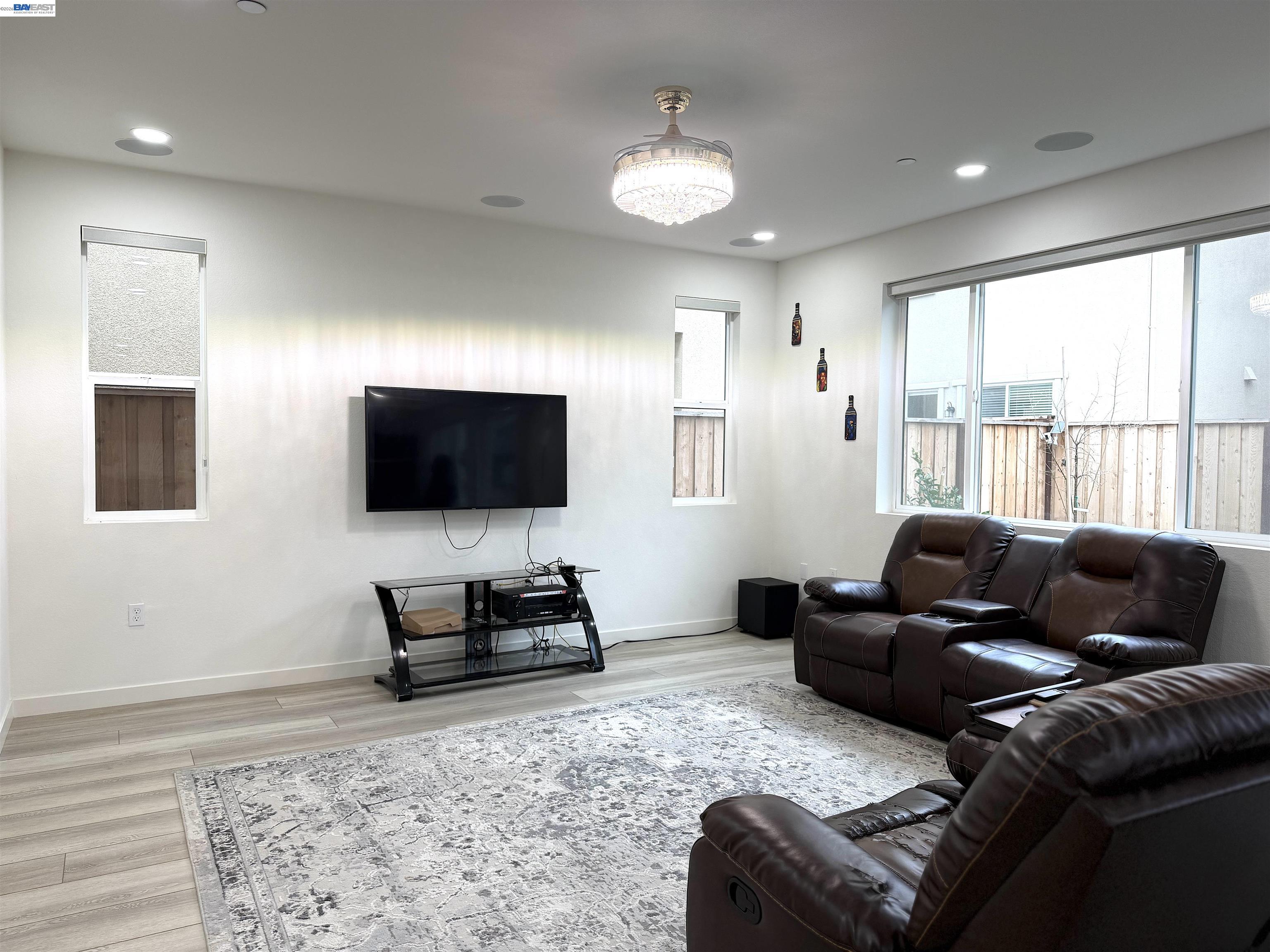 Detail Gallery Image 7 of 39 For 5390 Shenandoah Valley Ln, Antioch,  CA 94531 - 4 Beds | 3 Baths