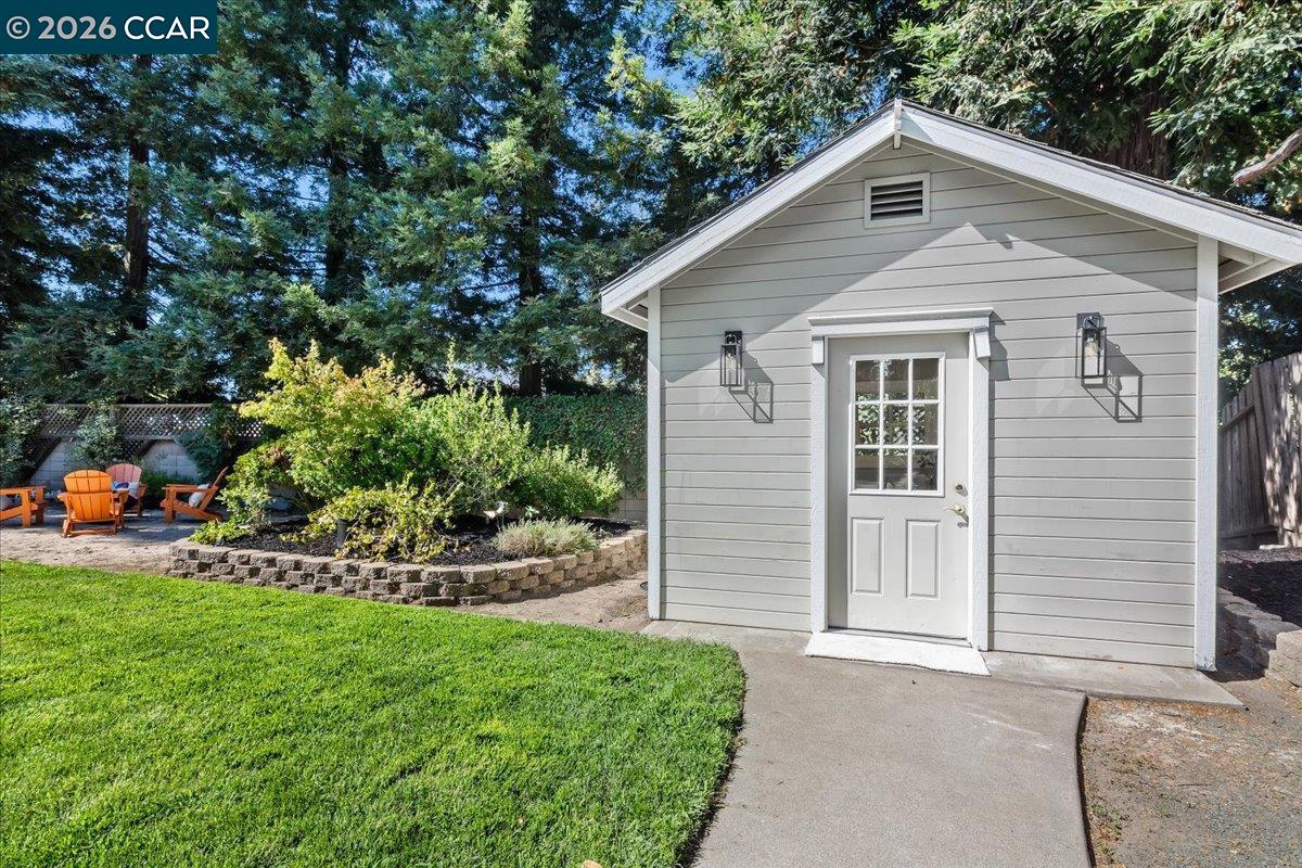 Detail Gallery Image 35 of 41 For 587 El Capitan Dr, Danville,  CA 94526 - 4 Beds | 3 Baths