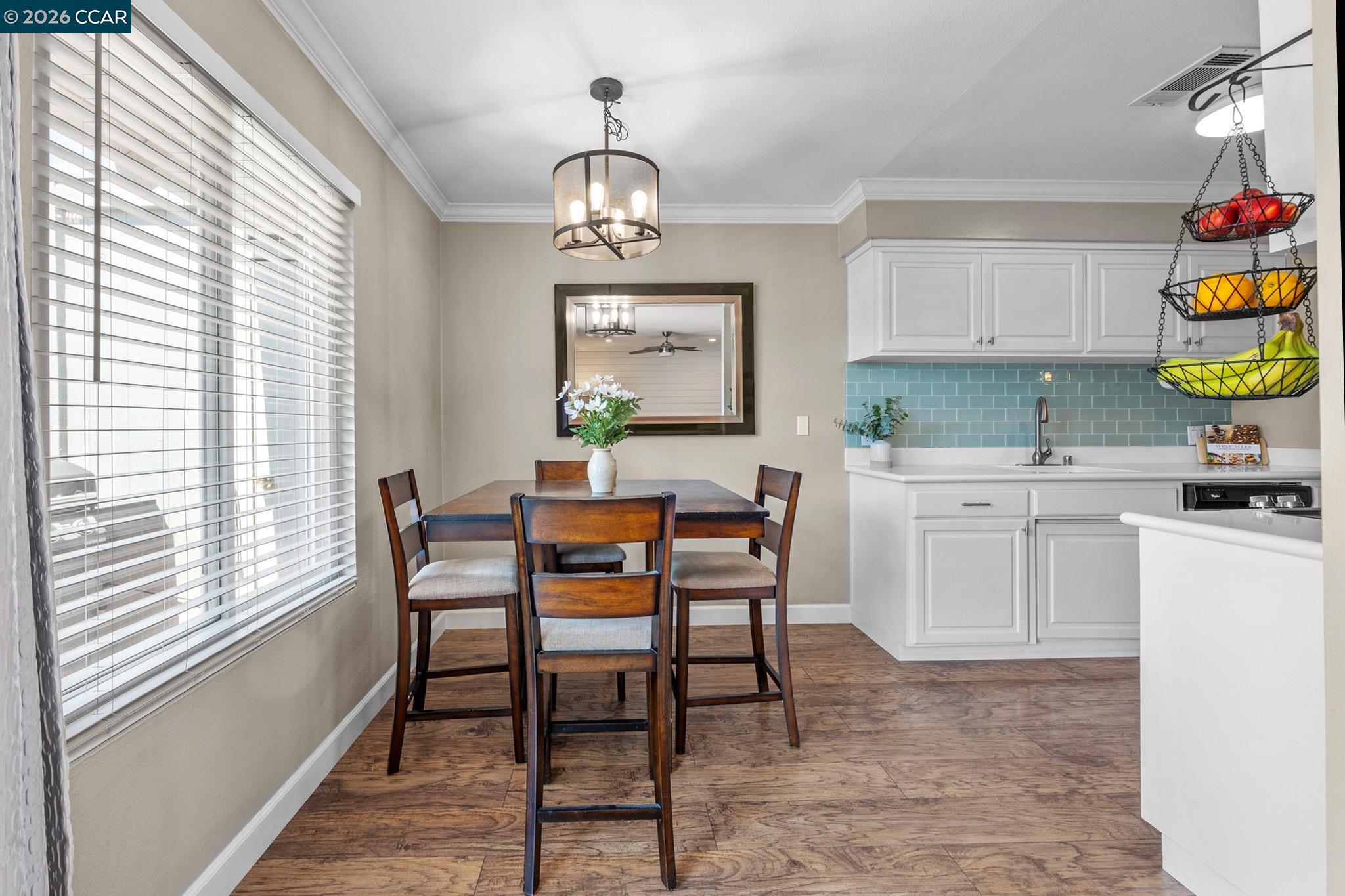 Photo #4: 41122277 Listing: Photo #4