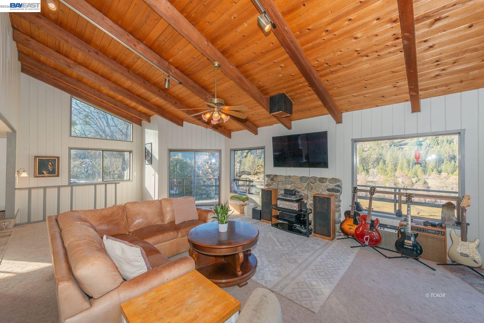 Detail Gallery Image 13 of 60 For 1476 Poker Bar Rd, Douglas City,  CA 96024 - 4 Beds | 3 Baths