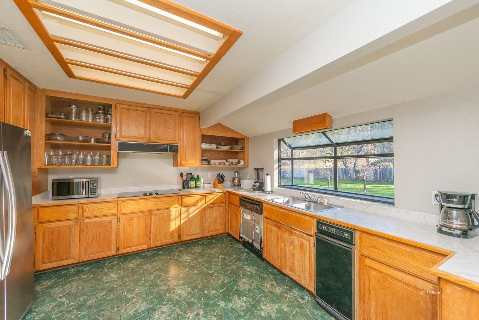 Detail Gallery Image 13 of 49 For 1476 Poker Bar Rd, Douglas City,  CA 96024 - 4 Beds | 3 Baths