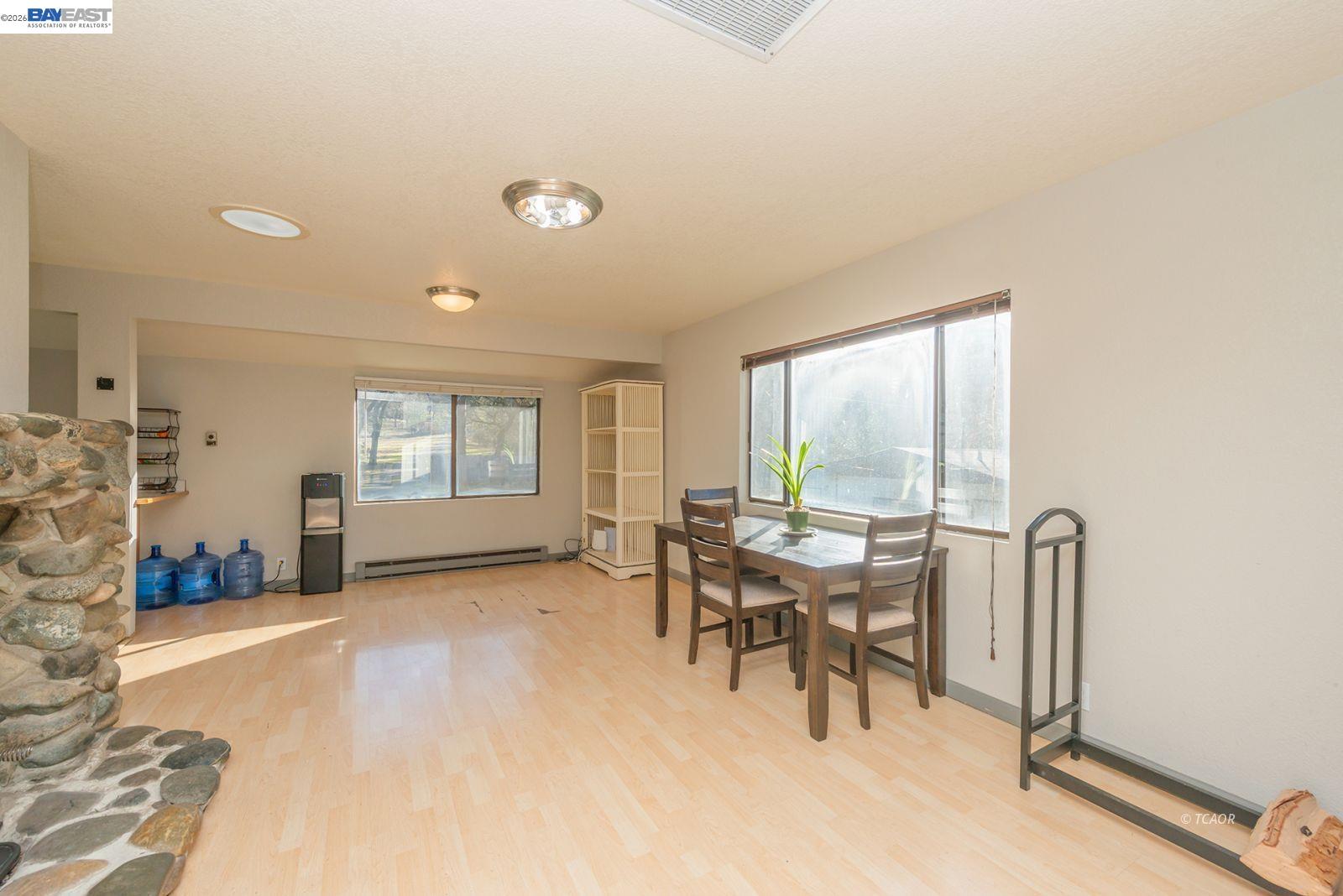 Detail Gallery Image 16 of 60 For 1476 Poker Bar Rd, Douglas City,  CA 96024 - 4 Beds | 3 Baths