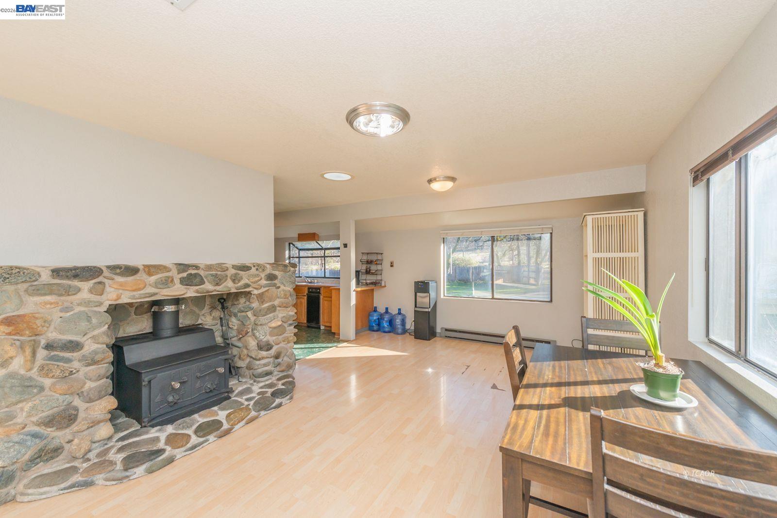 Detail Gallery Image 17 of 60 For 1476 Poker Bar Rd, Douglas City,  CA 96024 - 4 Beds | 3 Baths