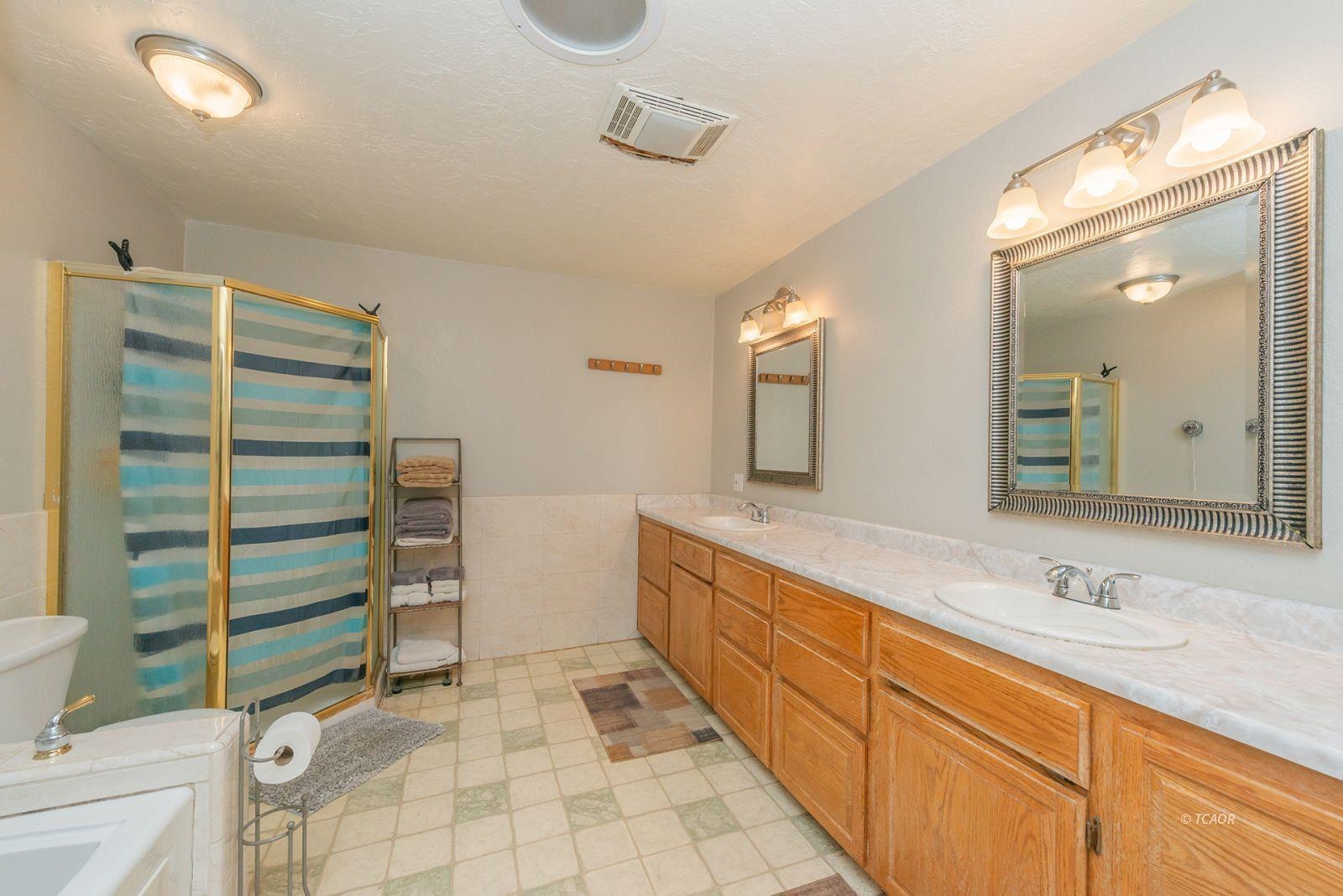 Detail Gallery Image 18 of 49 For 1476 Poker Bar Rd, Douglas City,  CA 96024 - 4 Beds | 3 Baths