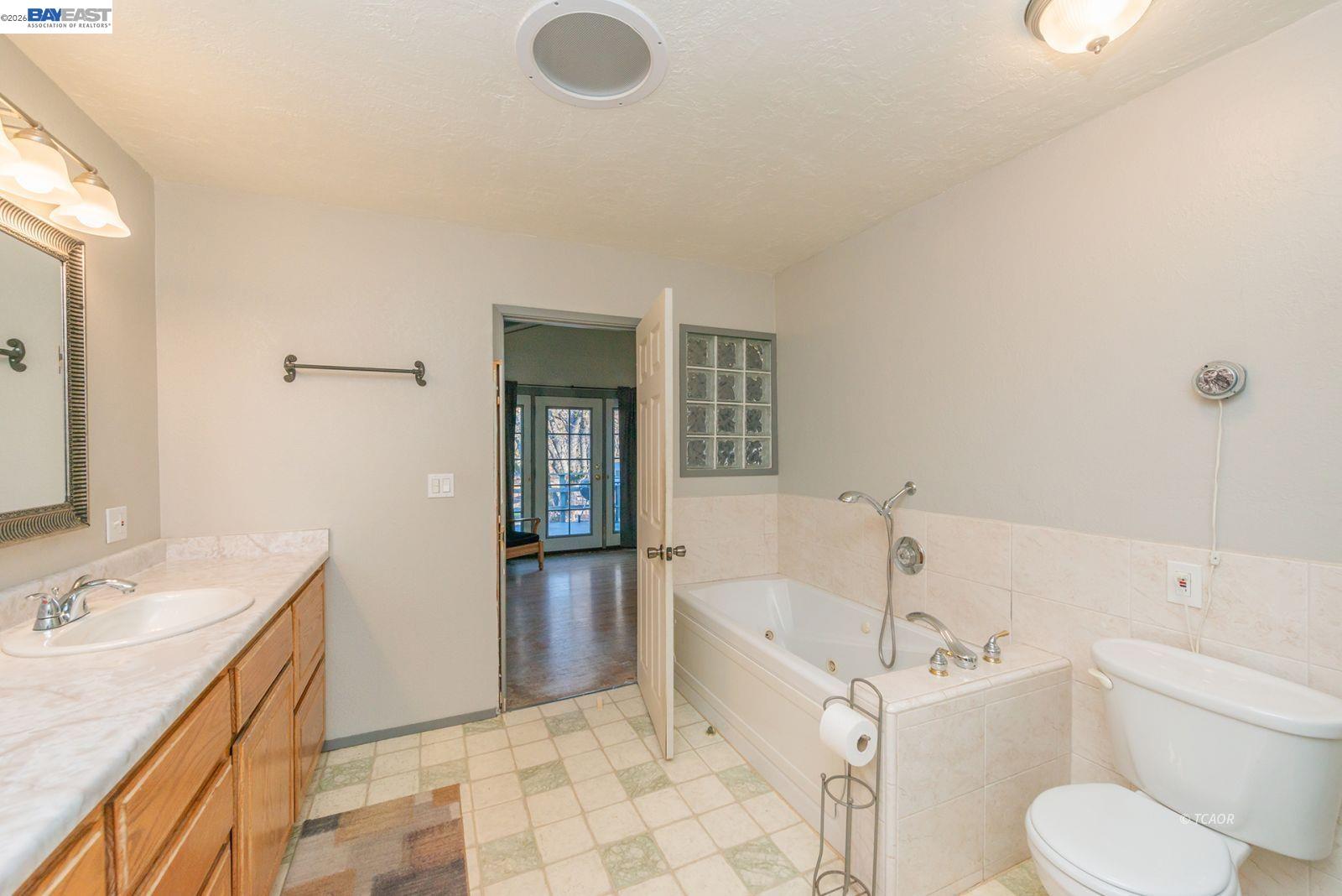 Detail Gallery Image 25 of 60 For 1476 Poker Bar Rd, Douglas City,  CA 96024 - 4 Beds | 3 Baths