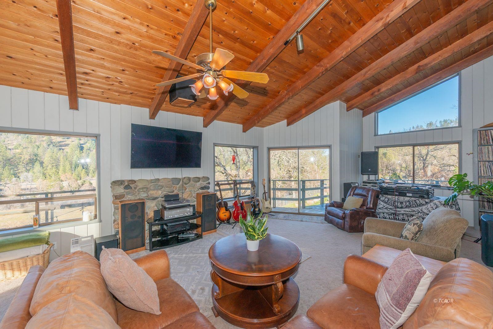 Detail Gallery Image 6 of 49 For 1476 Poker Bar Rd, Douglas City,  CA 96024 - 4 Beds | 3 Baths