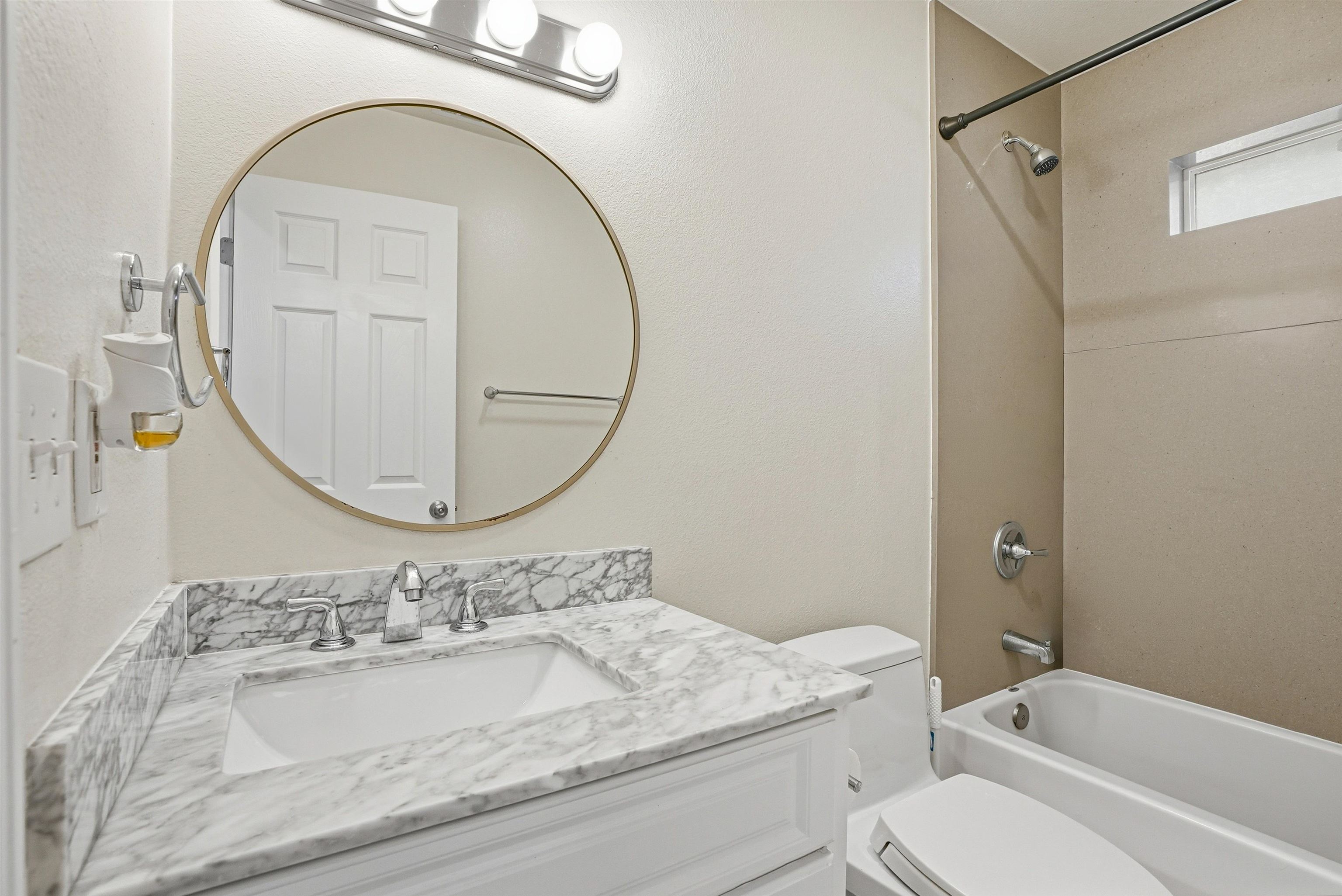 Detail Gallery Image 13 of 17 For 688 School St, Pittsburg,  CA 94565-3941 - 3 Beds | 2 Baths
