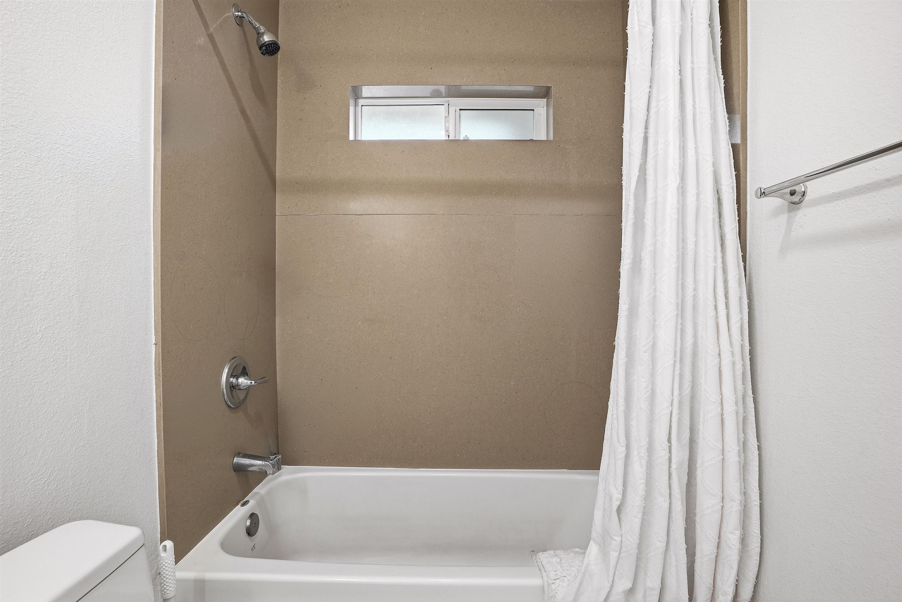 Detail Gallery Image 14 of 17 For 688 School St, Pittsburg,  CA 94565-3941 - 3 Beds | 2 Baths