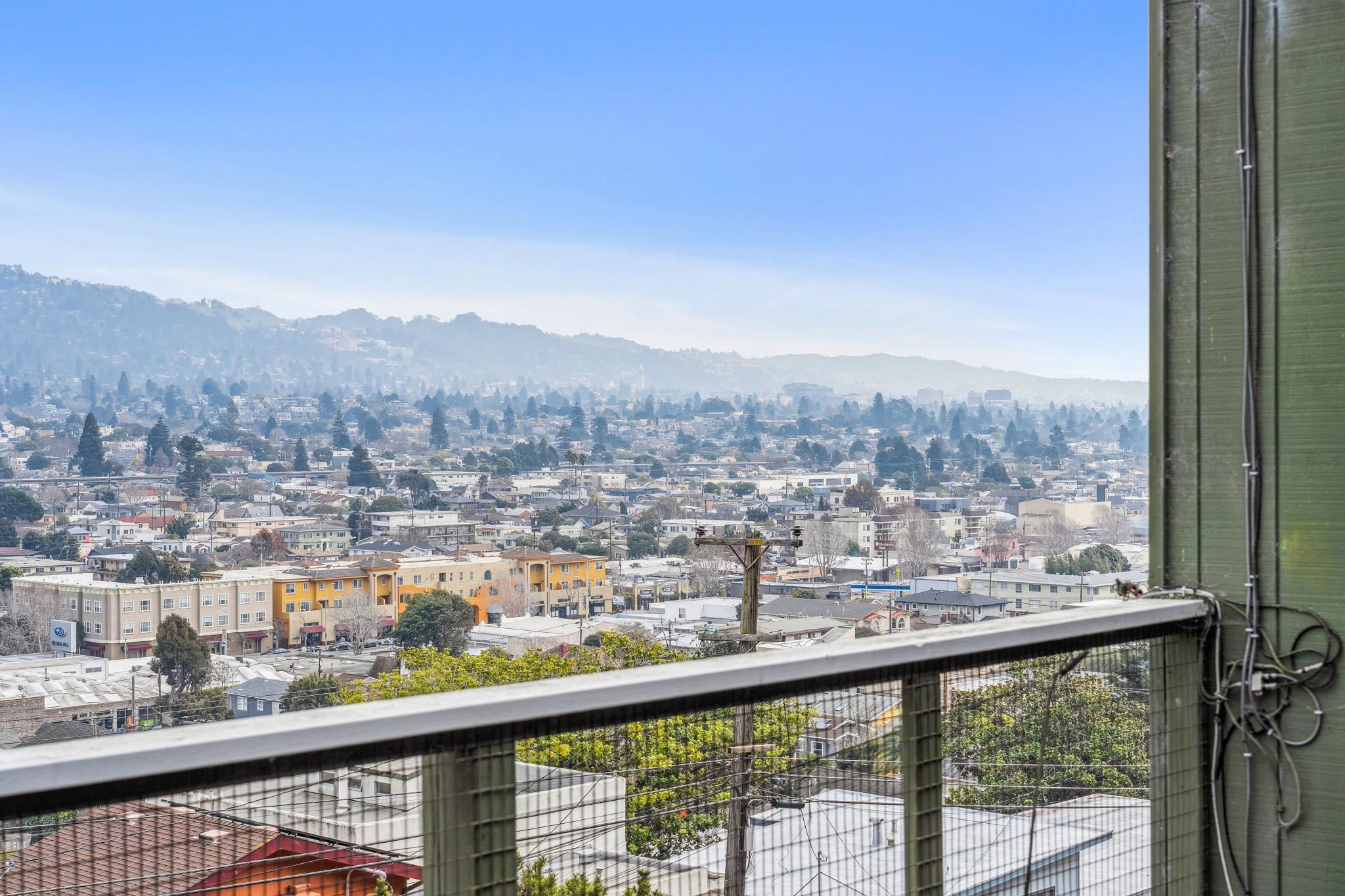 Detail Gallery Image 27 of 48 For 953 Hillside Ave, Albany,  CA 94706 - 3 Beds | 2/1 Baths