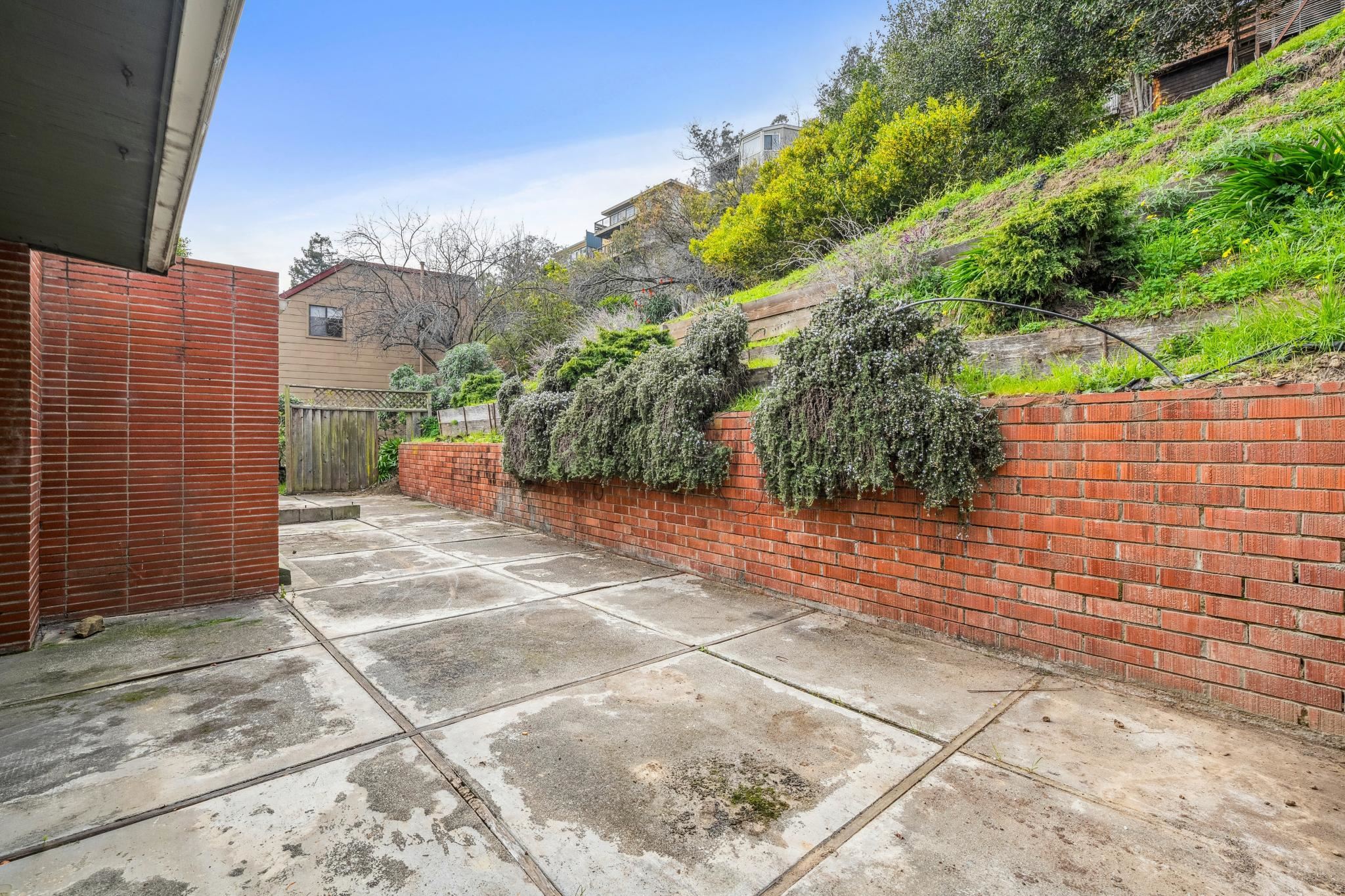 Detail Gallery Image 28 of 48 For 953 Hillside Ave, Albany,  CA 94706 - 3 Beds | 2/1 Baths