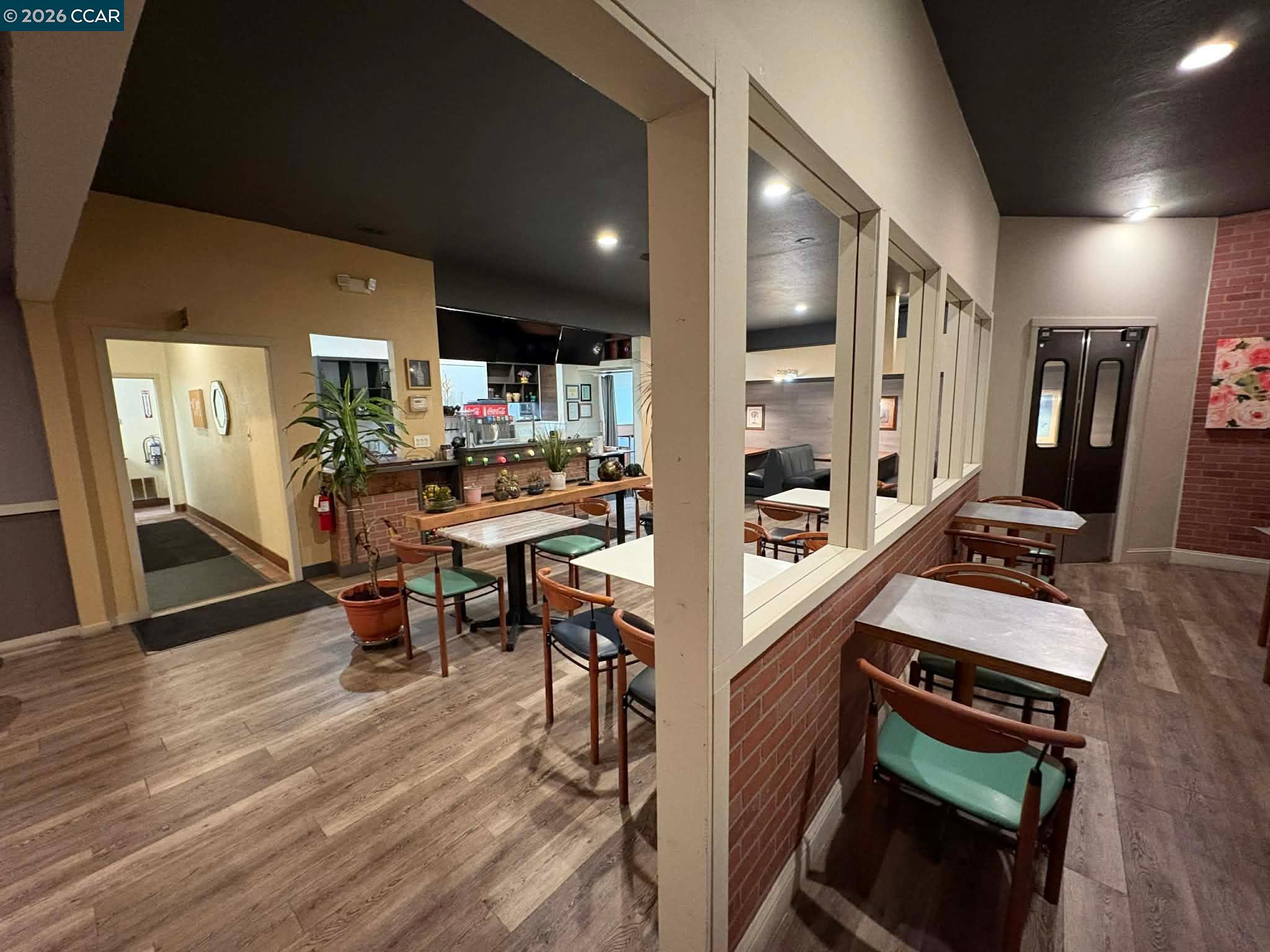 Detail Gallery Image 8 of 10 For 1518 Sonoma Blvd, Vallejo,  CA 94590 - – Beds | – Baths