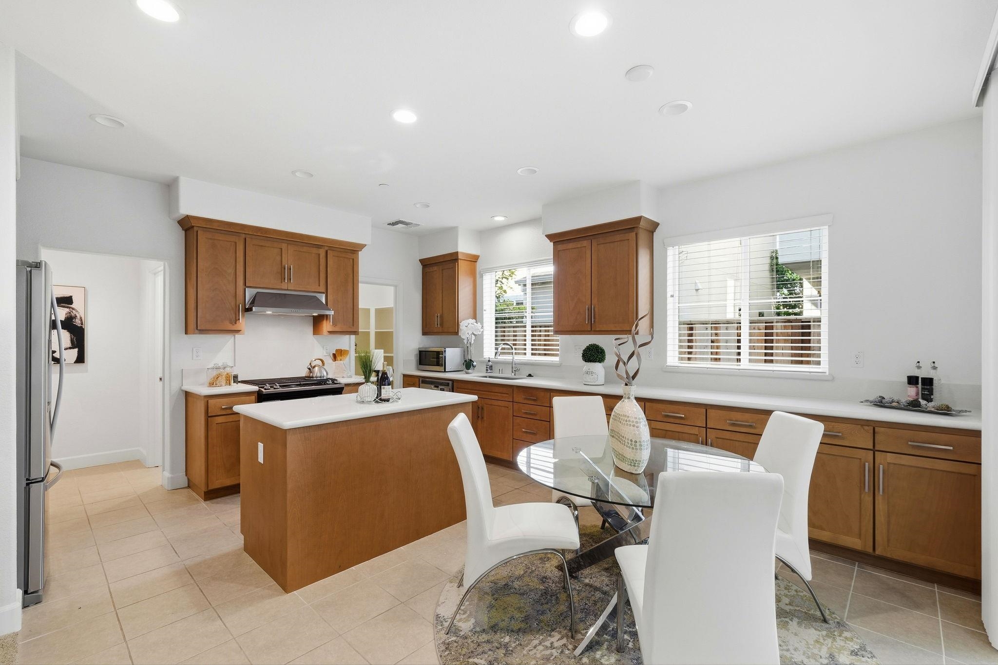 Detail Gallery Image 11 of 45 For 8553 Schooner Way, Newark,  CA 94560 - 4 Beds | 2/1 Baths