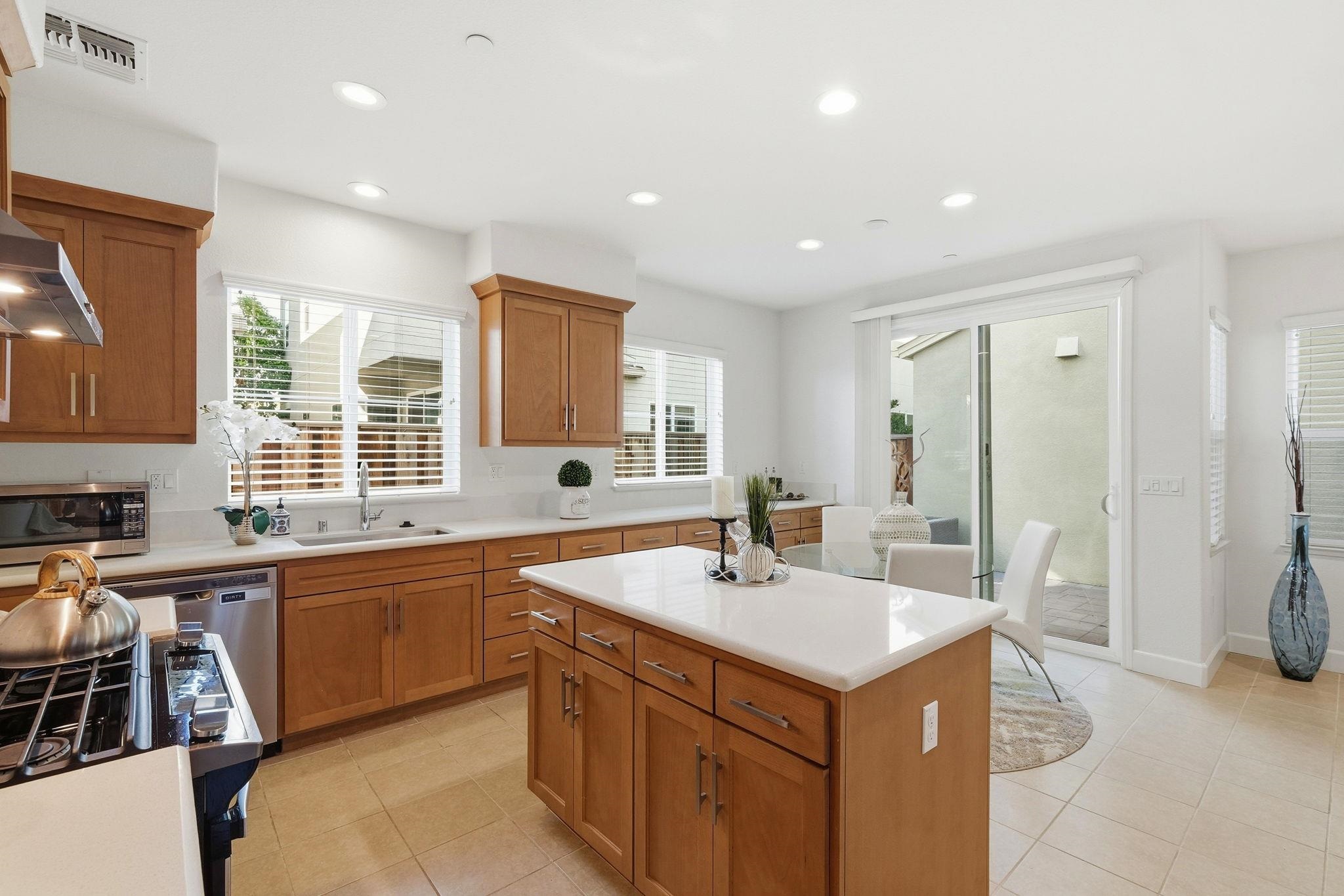 Detail Gallery Image 10 of 45 For 8553 Schooner Way, Newark,  CA 94560 - 4 Beds | 2/1 Baths