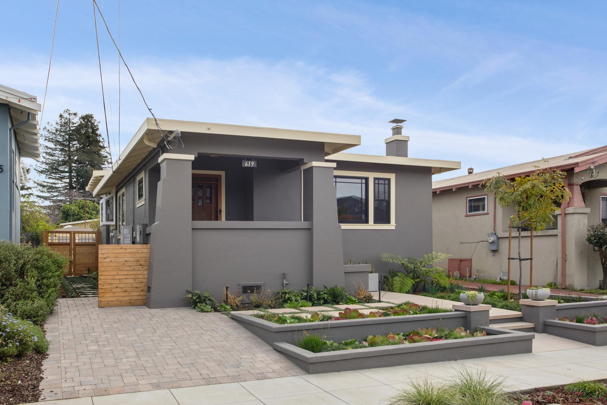 Detail Gallery Image 2 of 45 For 619 62nd St, Oakland,  CA 94609 - 2 Beds | 2 Baths