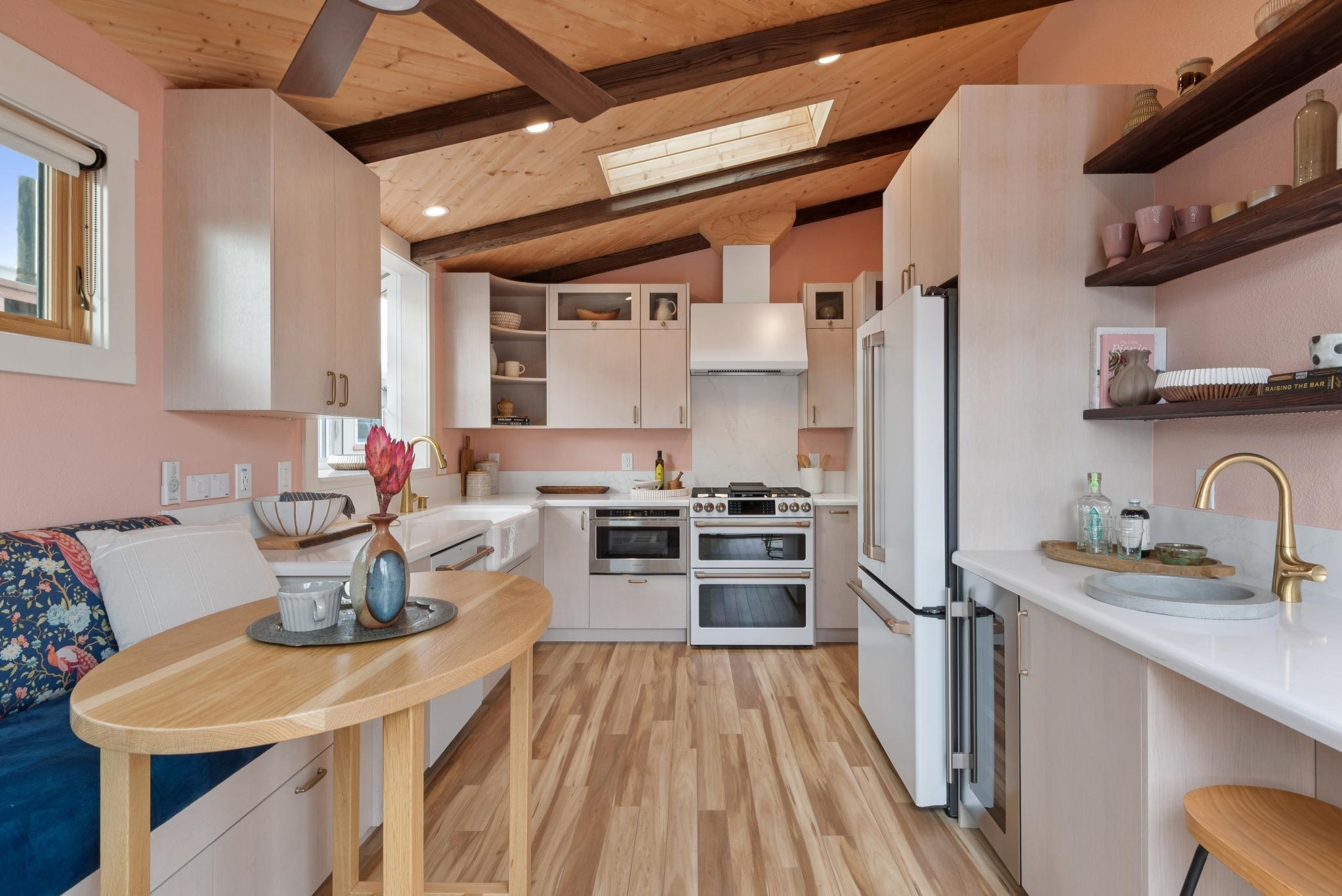 Detail Gallery Image 18 of 45 For 619 62nd St, Oakland,  CA 94609 - 2 Beds | 2 Baths